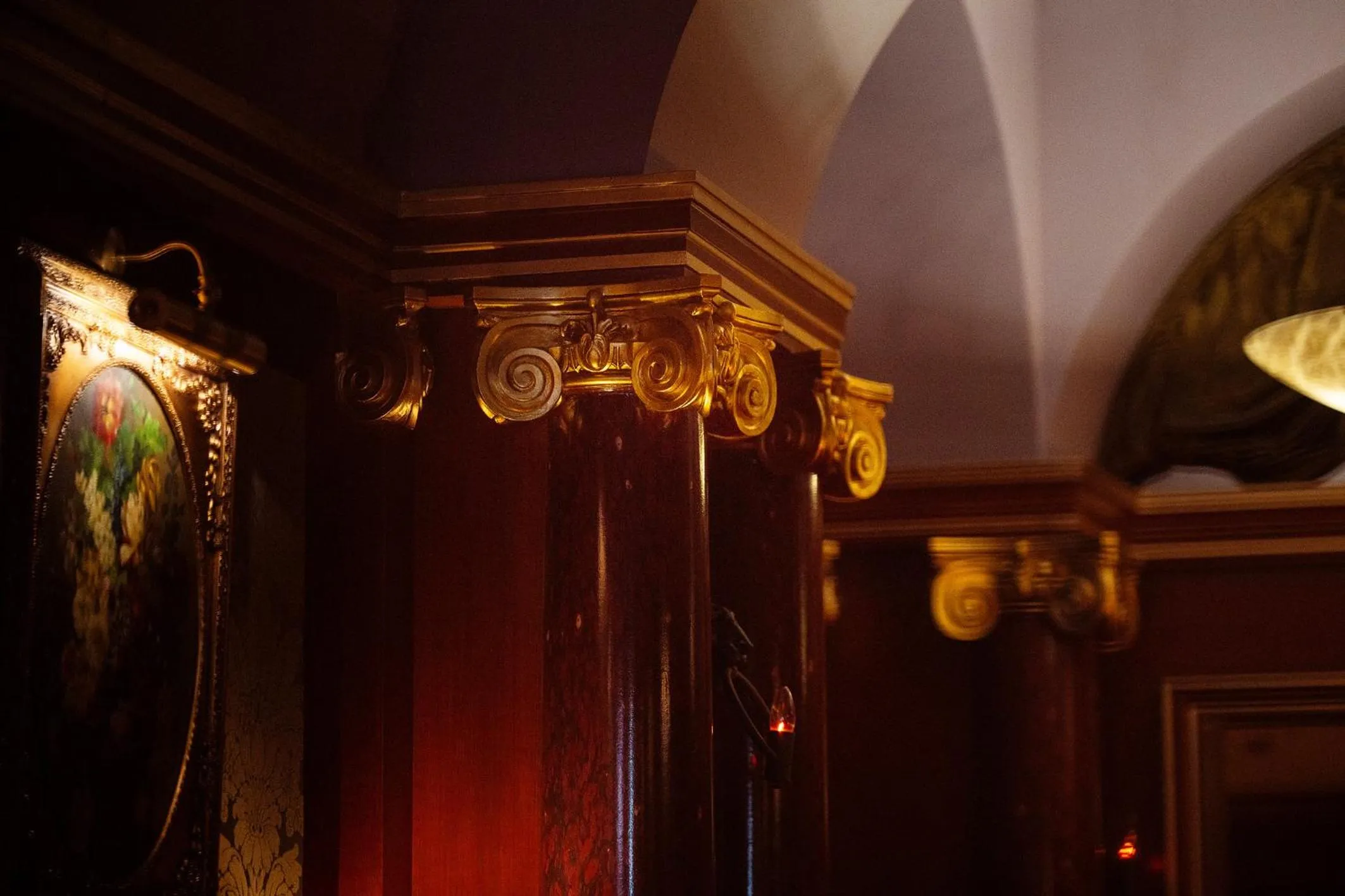 Decorative detail in Maison Athénée