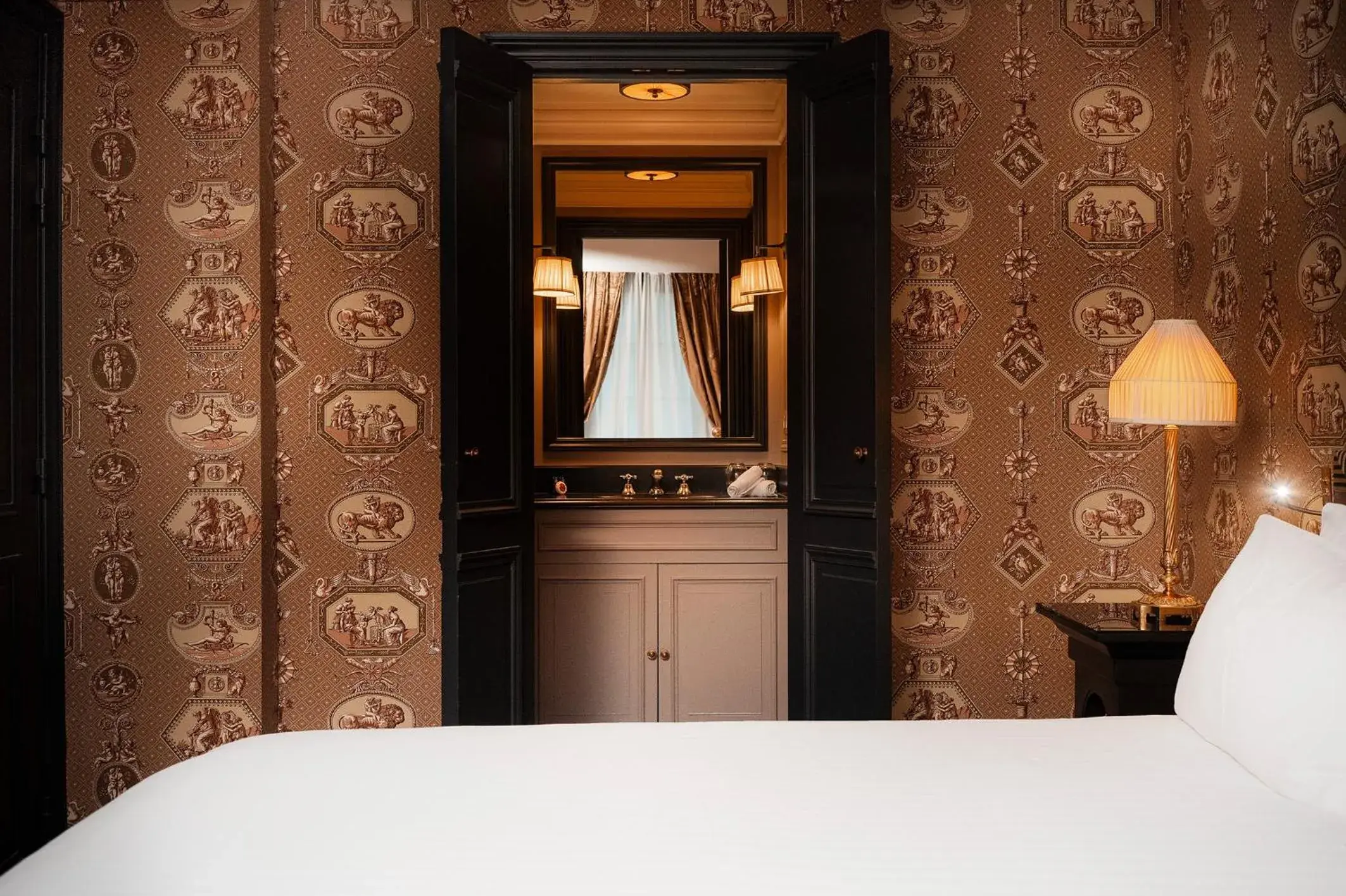 Photo of the whole room, Bed in Maison Athénée Photo of the whole room, Bed in Maison Athénée