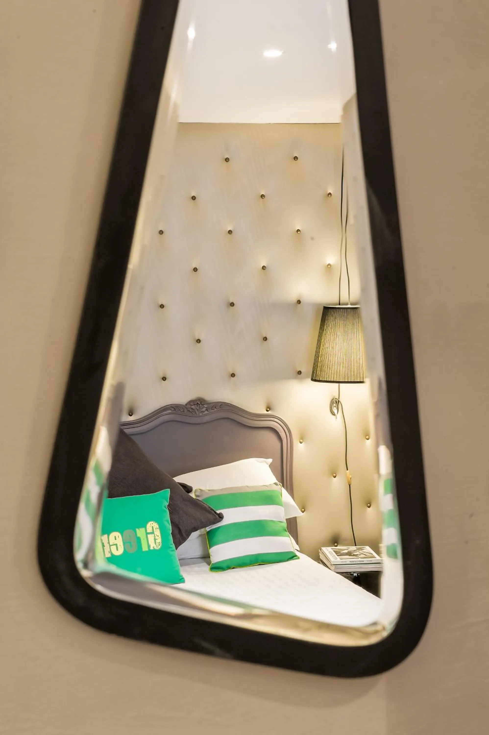 Photo of the whole room, Bed in ZE Hotel