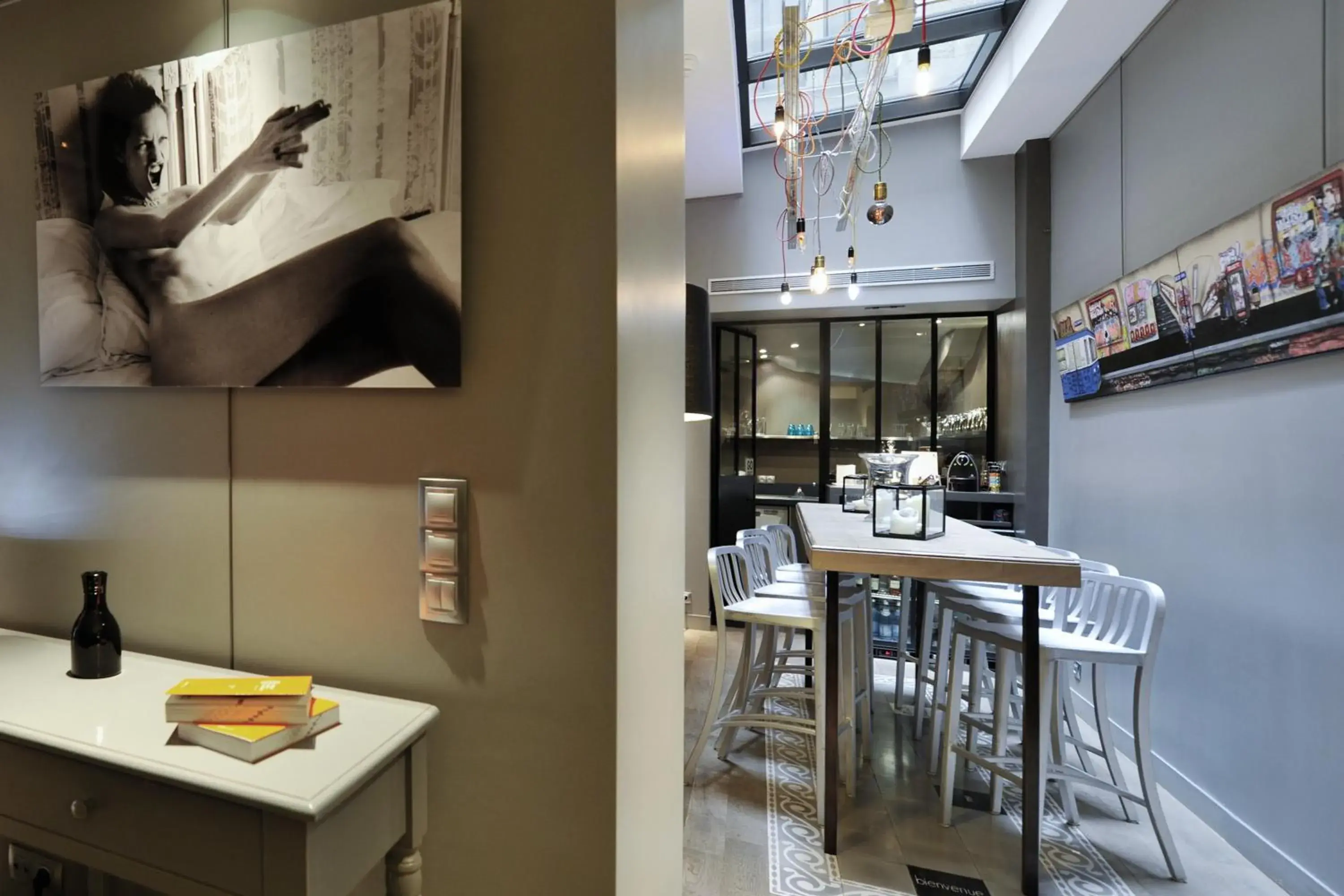 Restaurant/places to eat in ZE Hotel Restaurant/places to eat in ZE Hotel