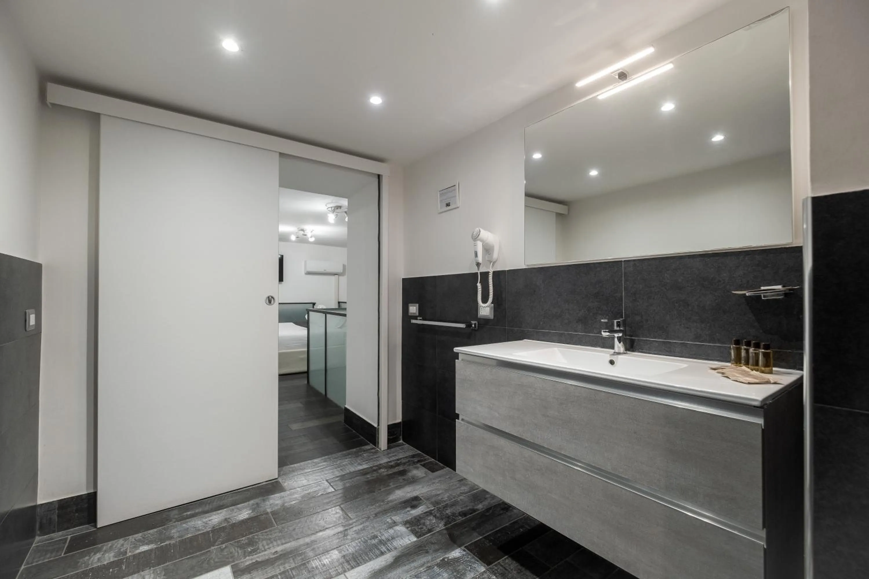 Bathroom in Arch Rome Suites