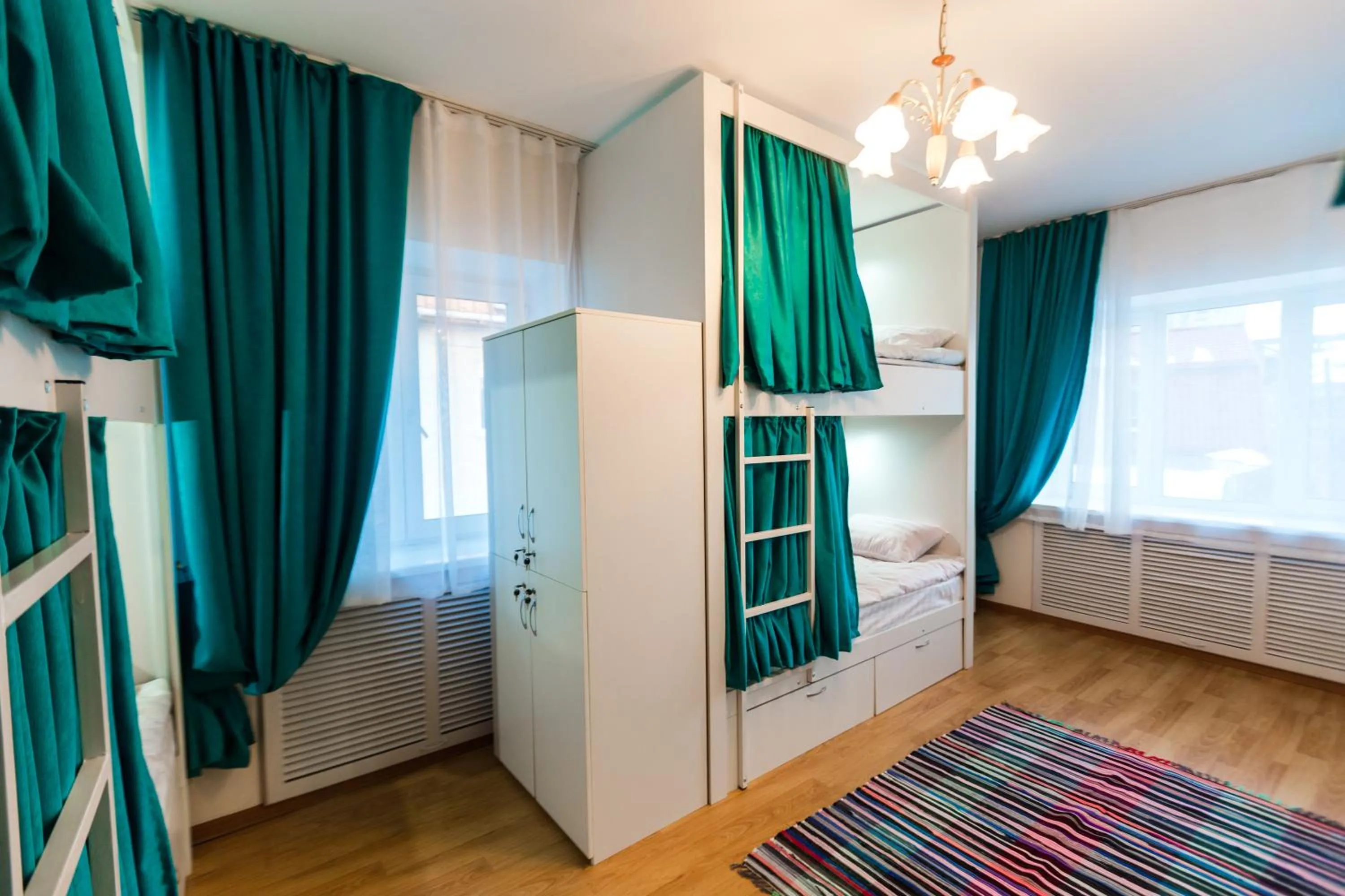 Bed in 8-Bed Male Dormitory Room in Interhouse Almaty