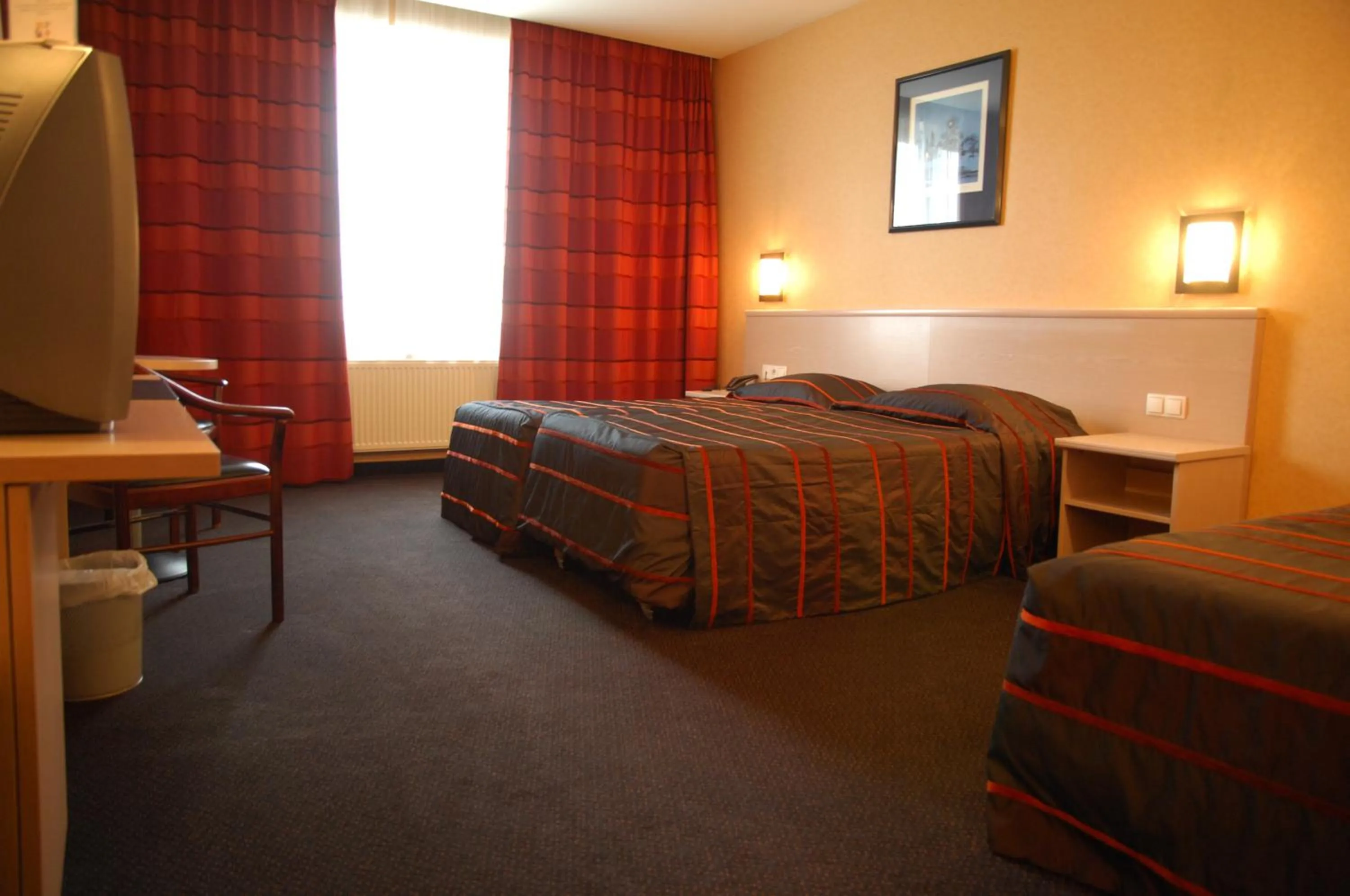 Bed in Hotel Leo Station, Villa et Annexes