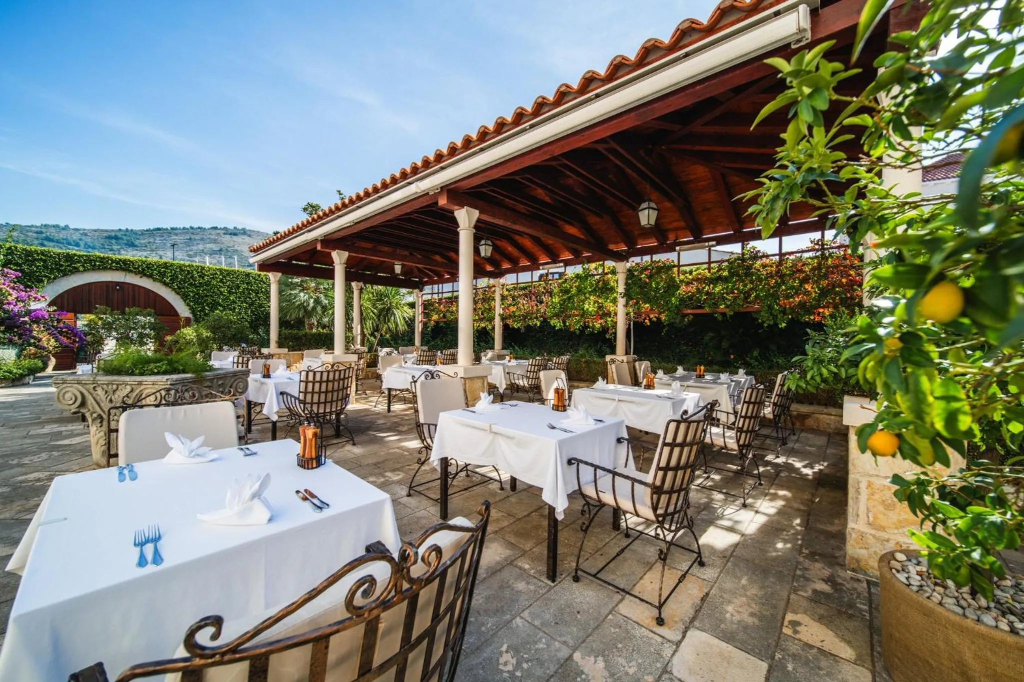 Restaurant/places to eat in Boutique Hotel Kazbek