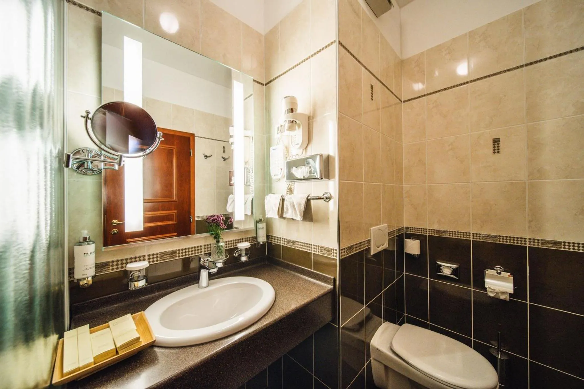 Shower in Boutique Hotel Kazbek