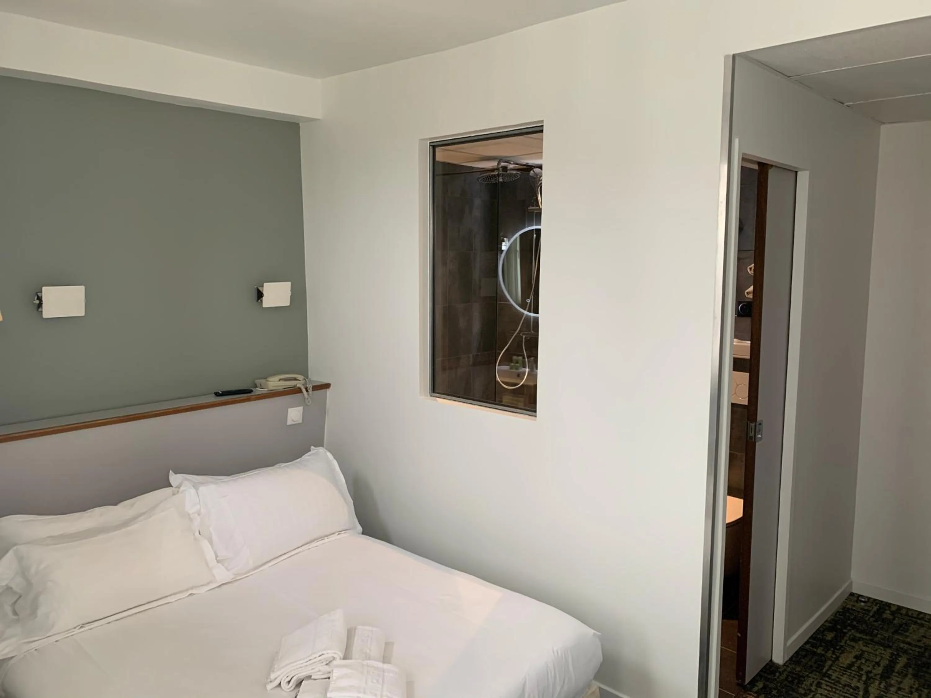 Bed in Picardy Hôtel-Gare du Nord