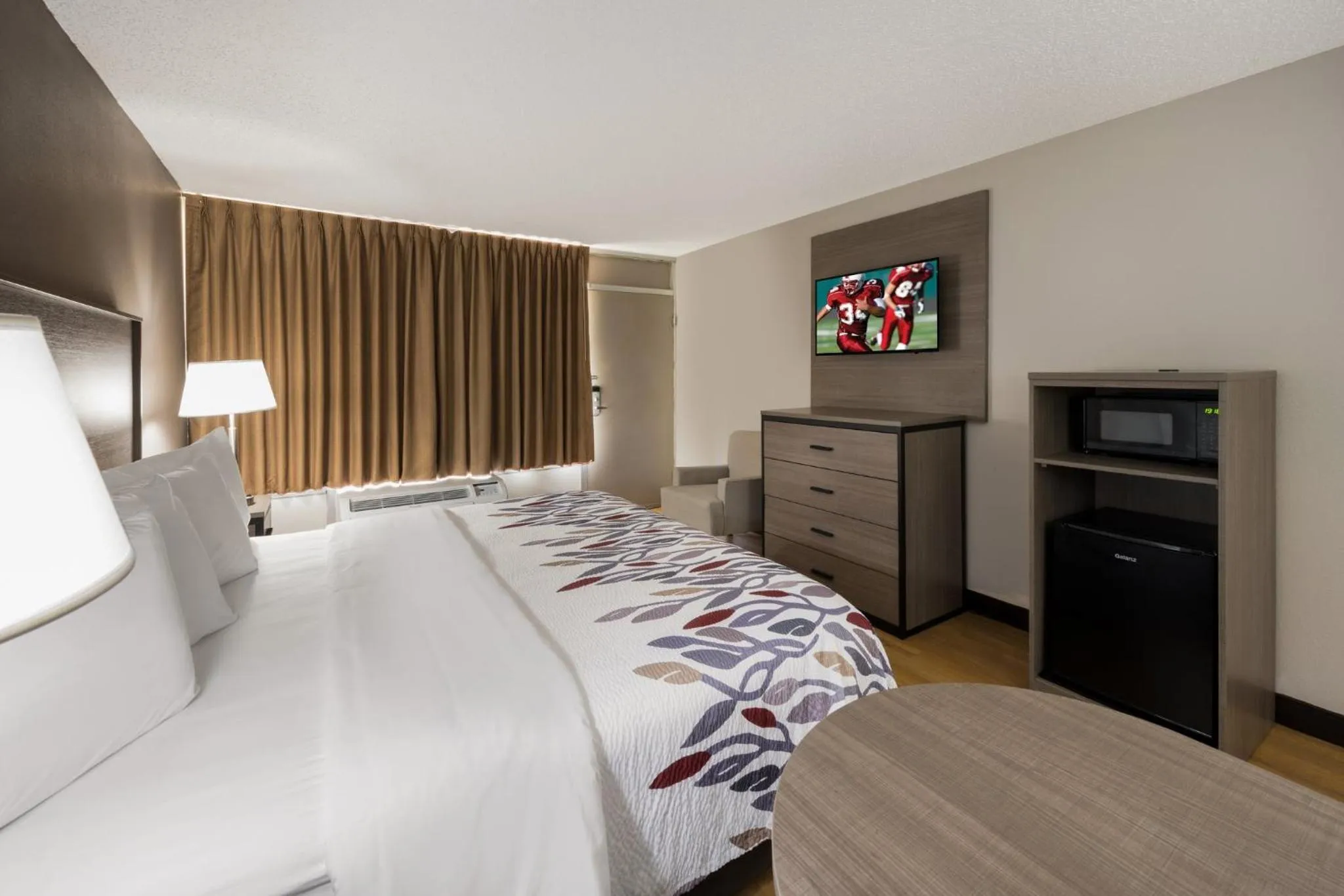 Bedroom, Bed in Red Roof Inn Dumfries-Quantico