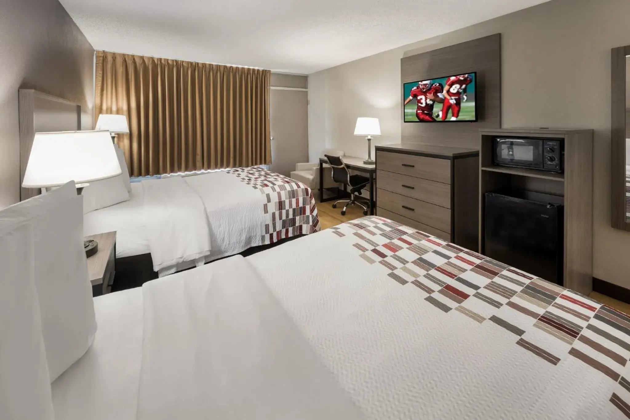 Photo of the whole room, Bed in Red Roof Inn Dumfries-Quantico Photo of the whole room, Bed in Red Roof Inn Dumfries-Quantico