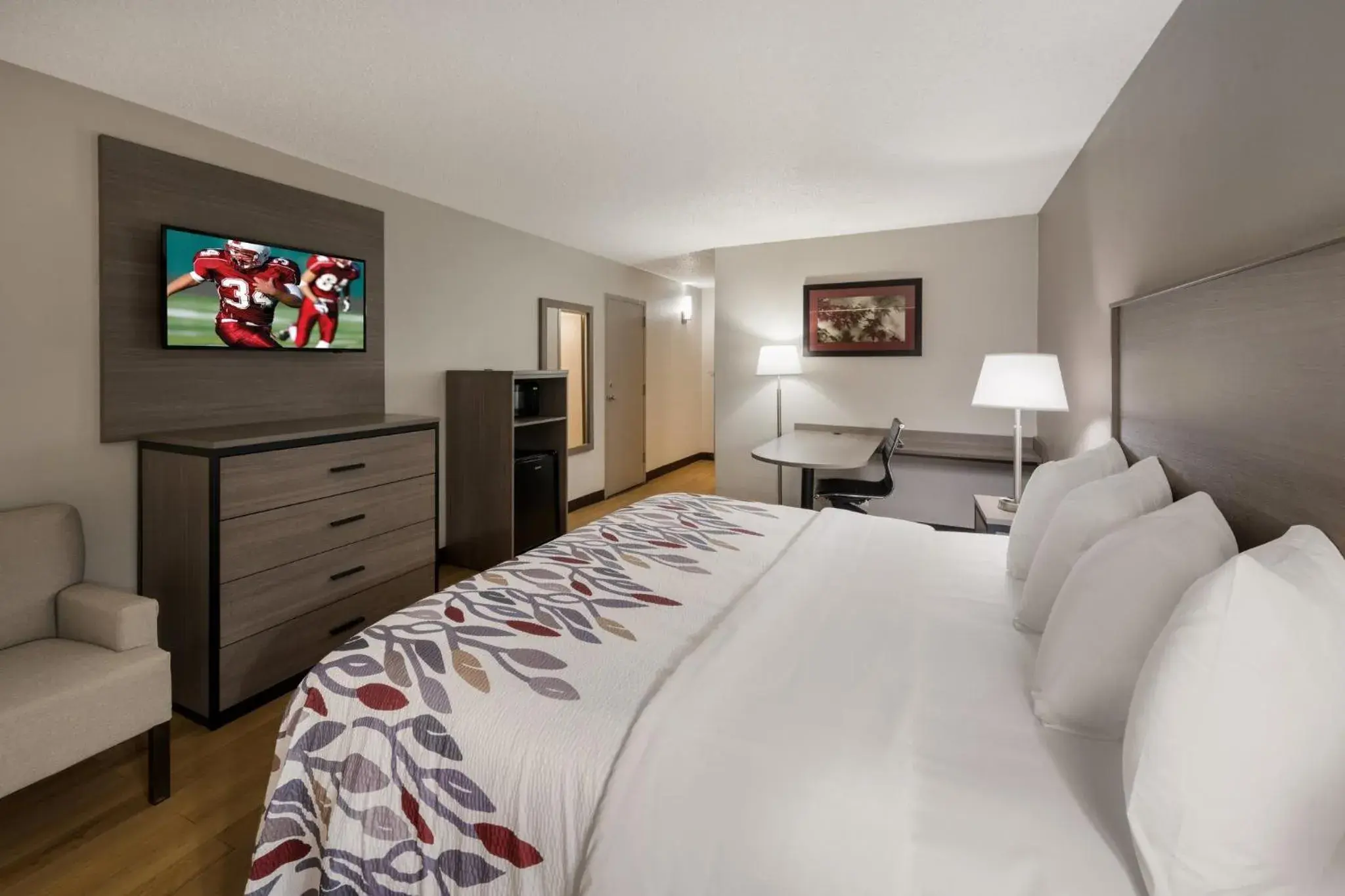 Bedroom, Bed in Red Roof Inn Dumfries-Quantico Bedroom, Bed in Red Roof Inn Dumfries-Quantico
