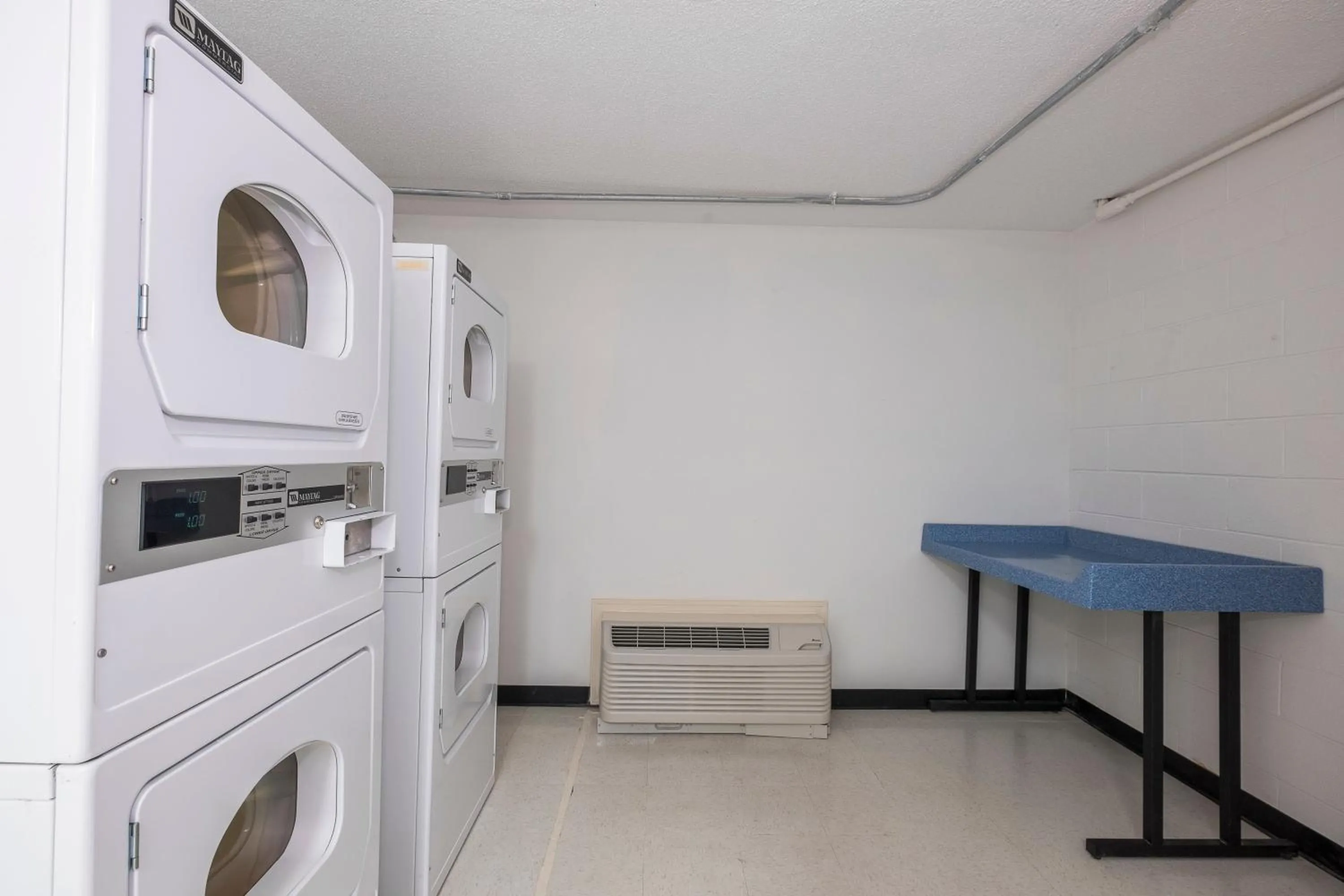 laundry in Red Roof Inn Dumfries-Quantico