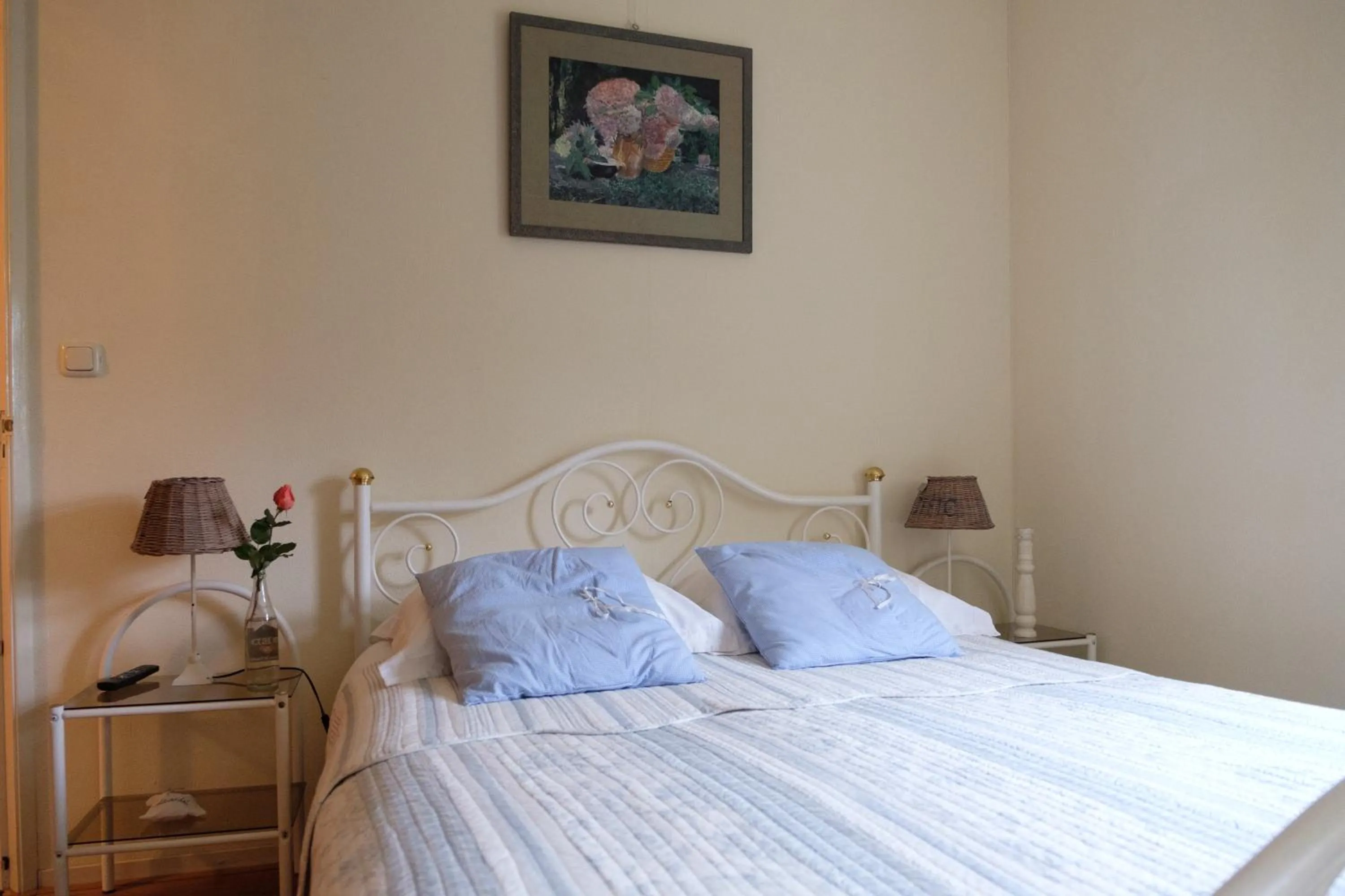 Property building, Bed in Oes-Tilber