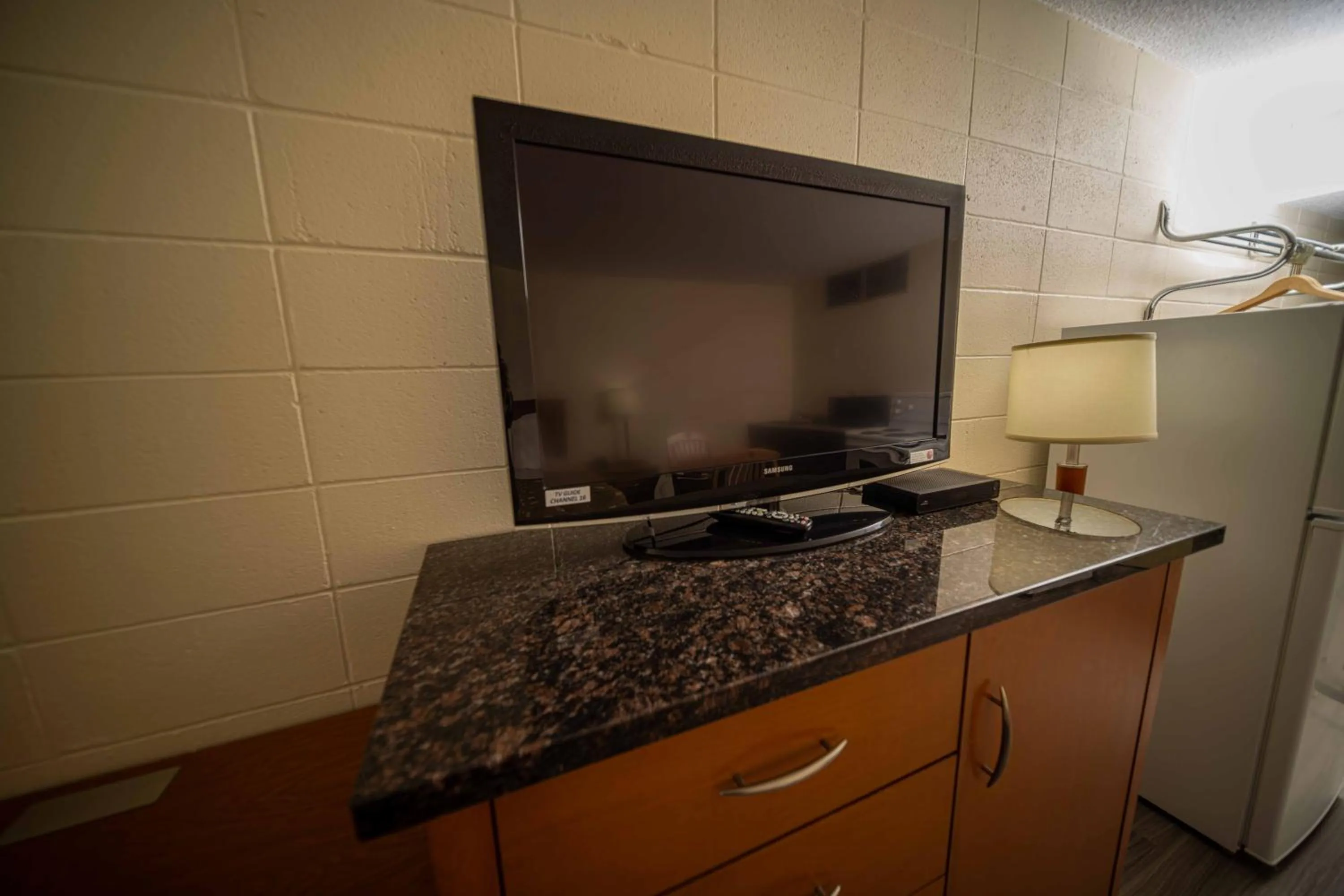 TV and multimedia in Northern Lights Inn