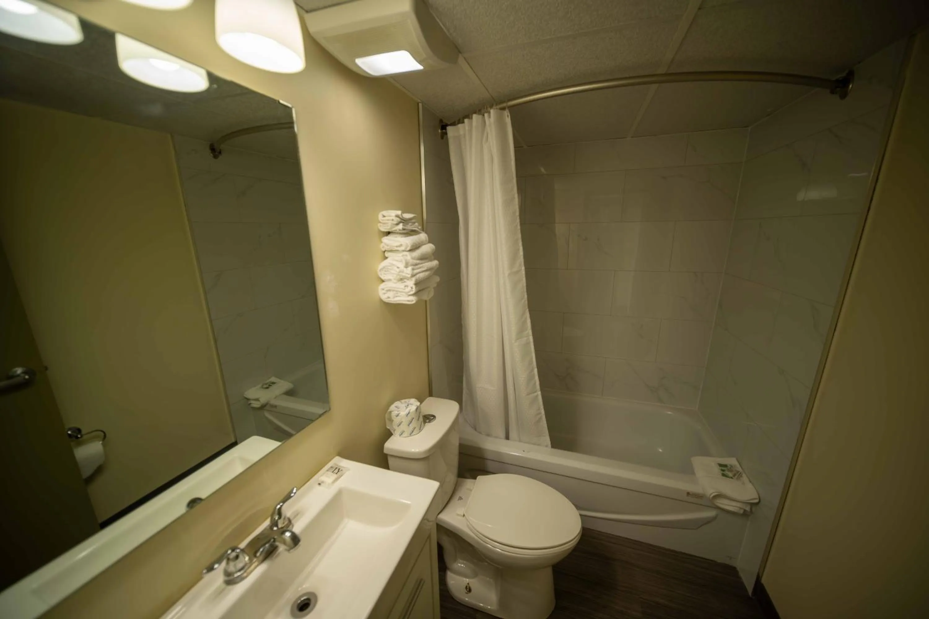 Shower in Northern Lights Inn