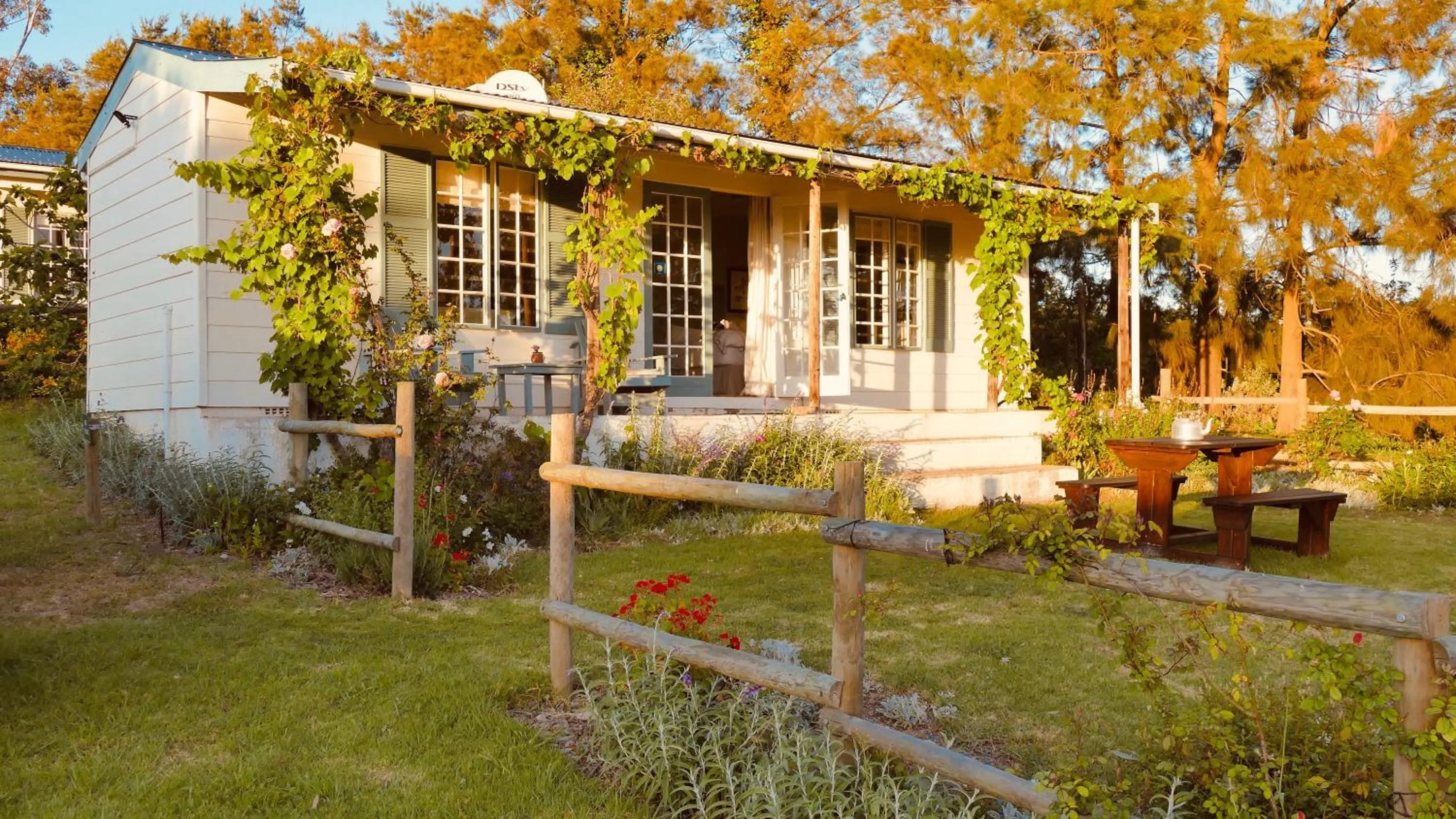 Cheverells Farm, Kiku & Braeburn Cottage