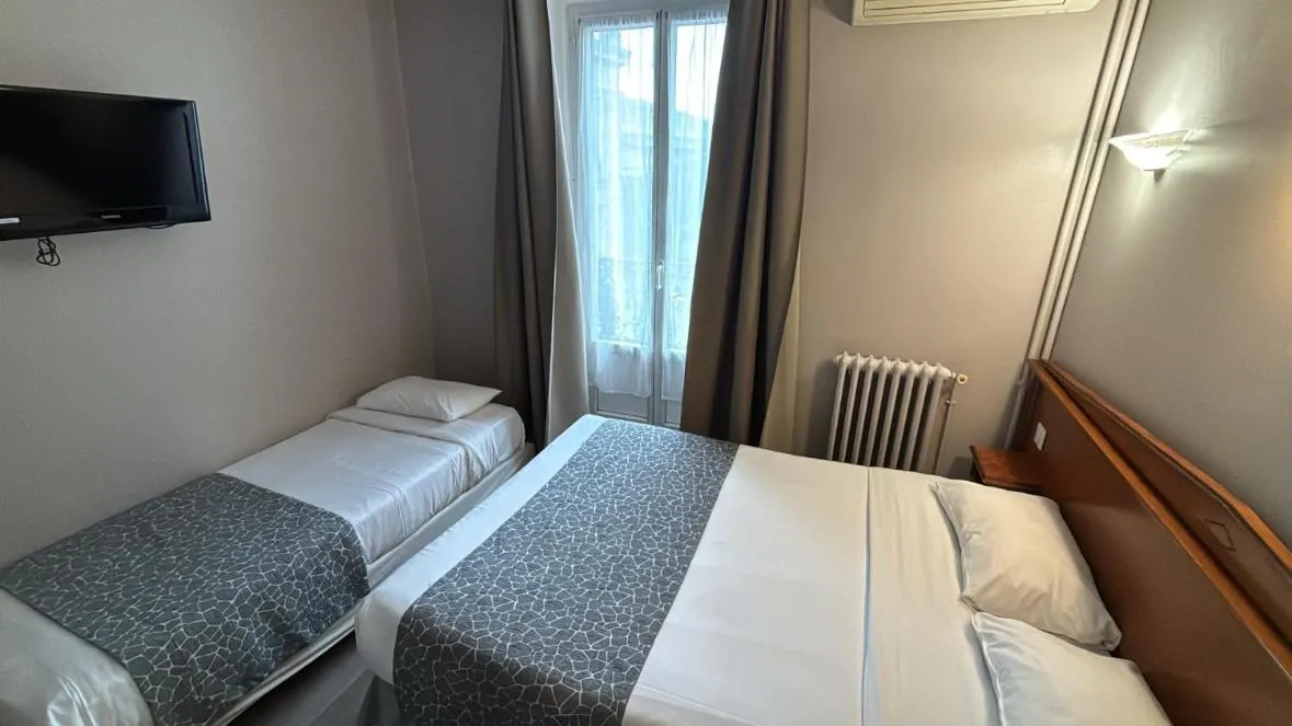 Bedroom, Bed in New Hôtel Gare Du Nord