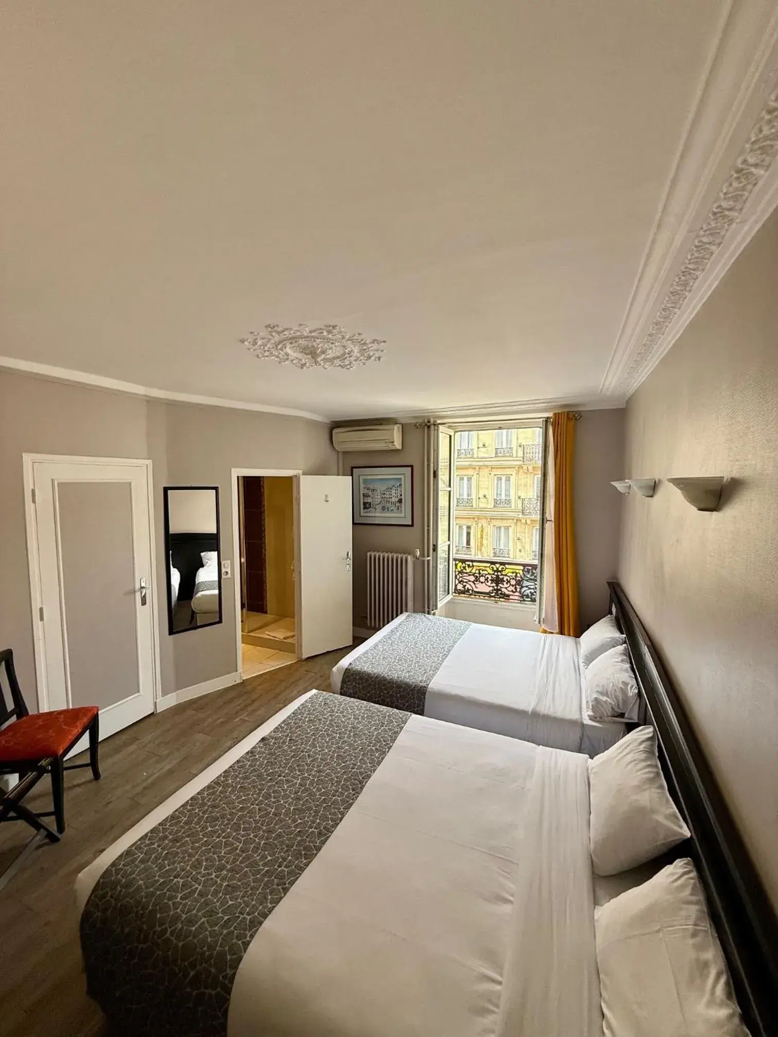 Bed in New Hôtel Gare Du Nord Bed in New Hôtel Gare Du Nord