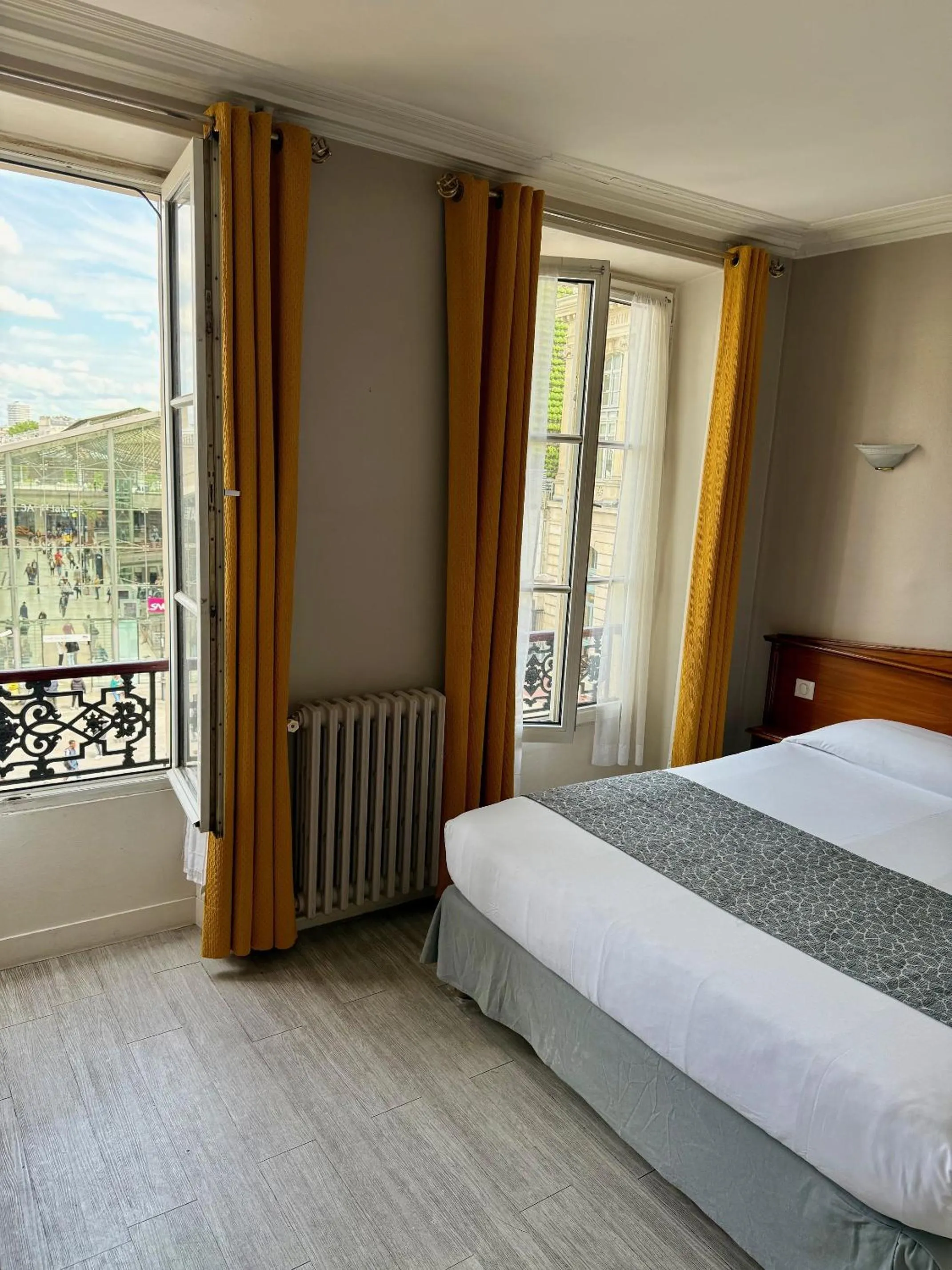 Bed in New Hôtel Gare Du Nord