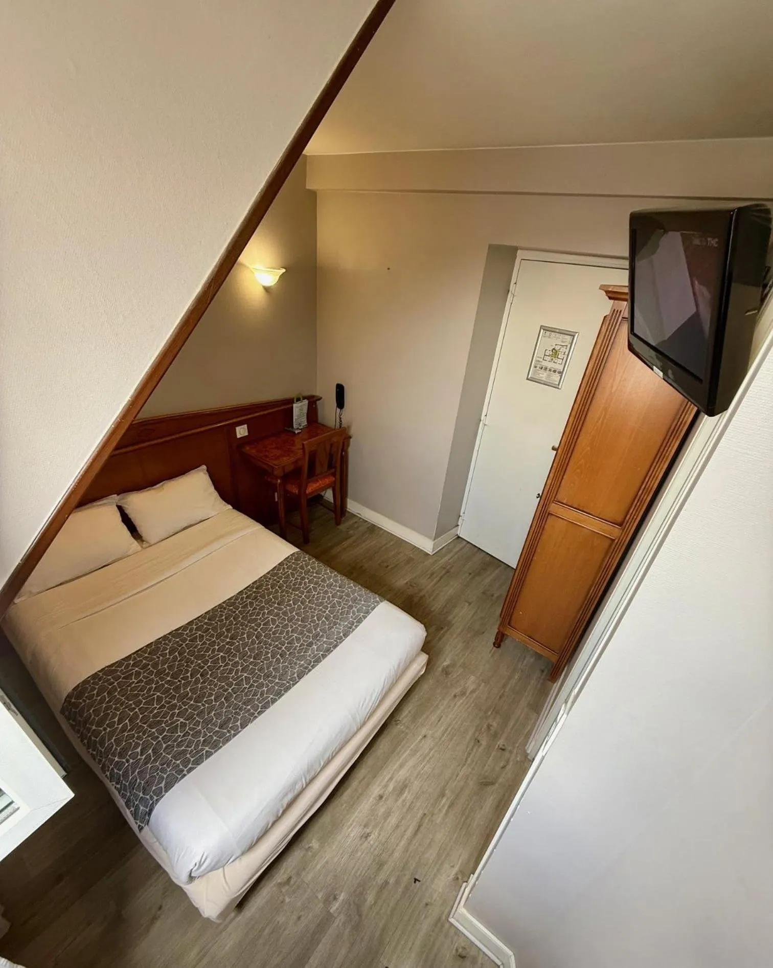 Bed in New Hôtel Gare Du Nord