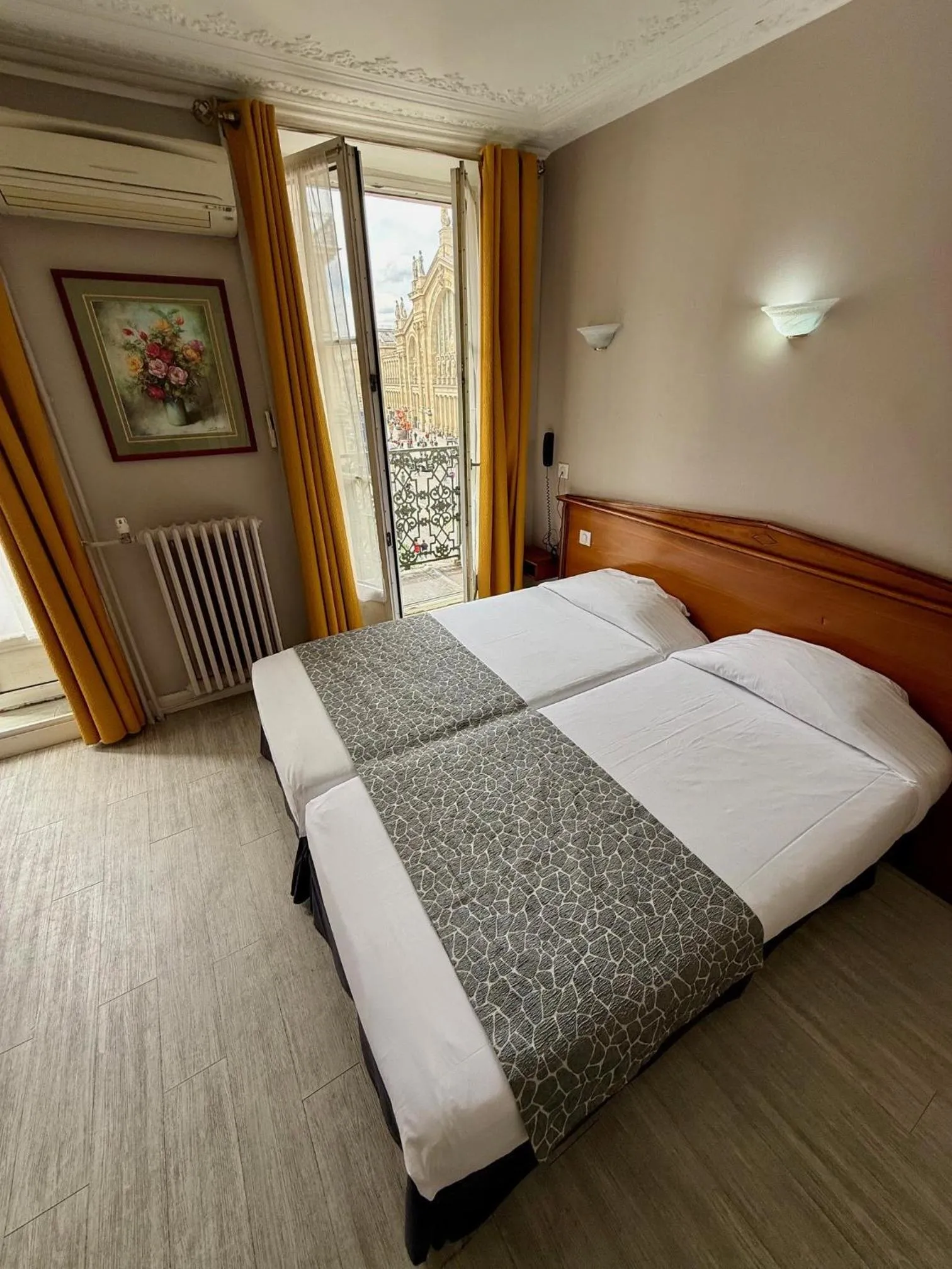 Bed in New Hôtel Gare Du Nord