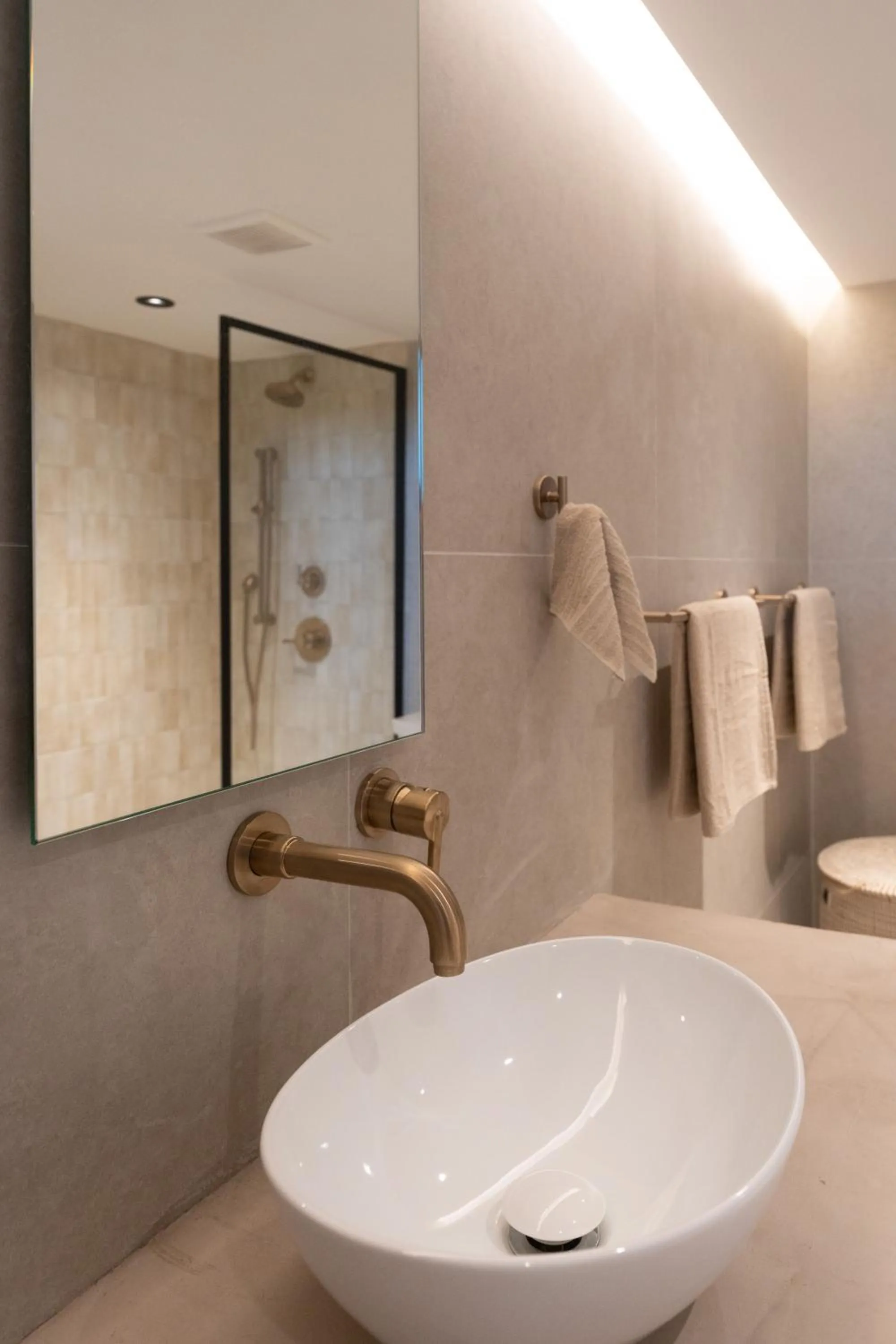 OCEAN VIEW DELUXE SUITE: PVT. BEACH & POOL