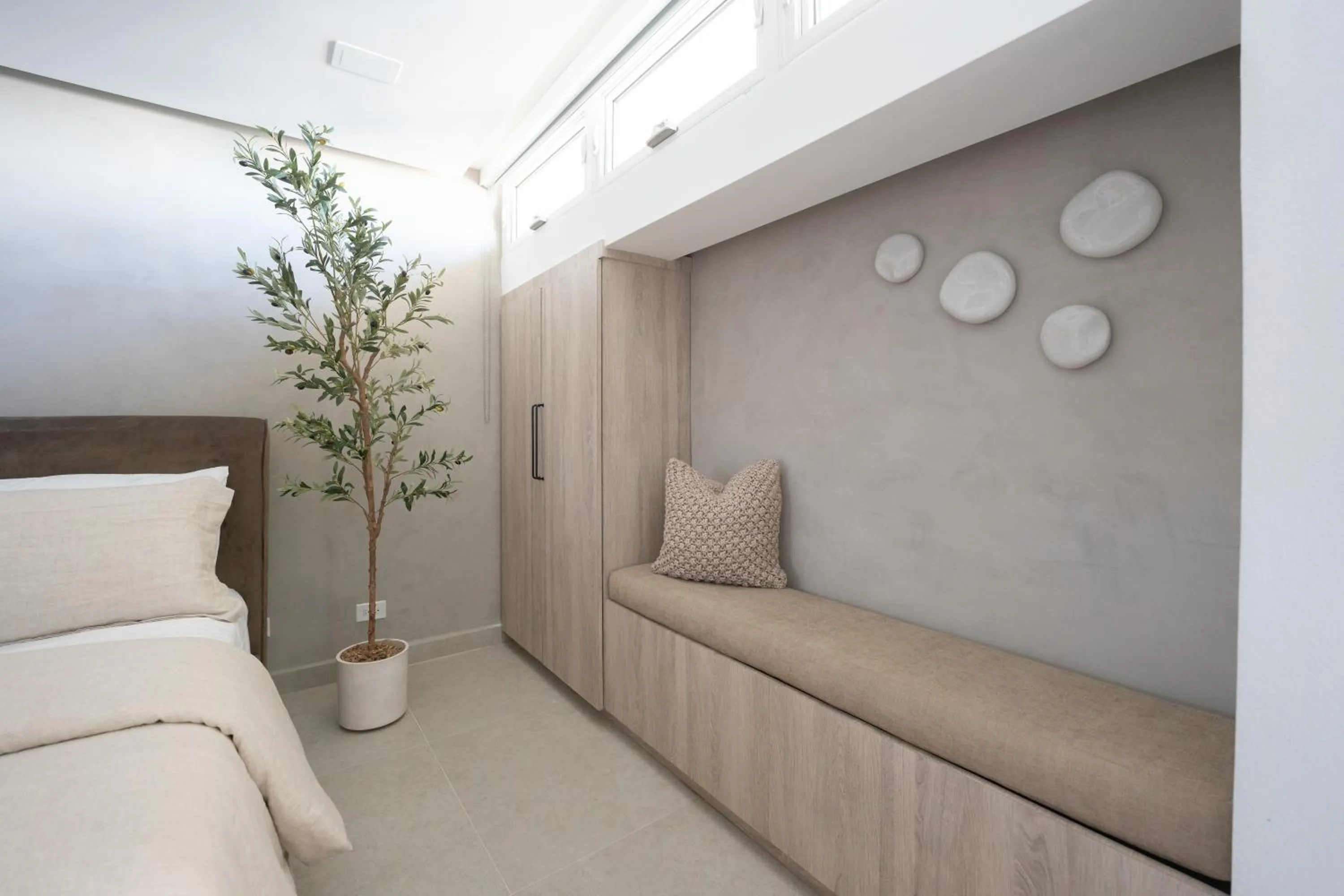 OCEAN VIEW DELUXE SUITE: PVT. BEACH & POOL