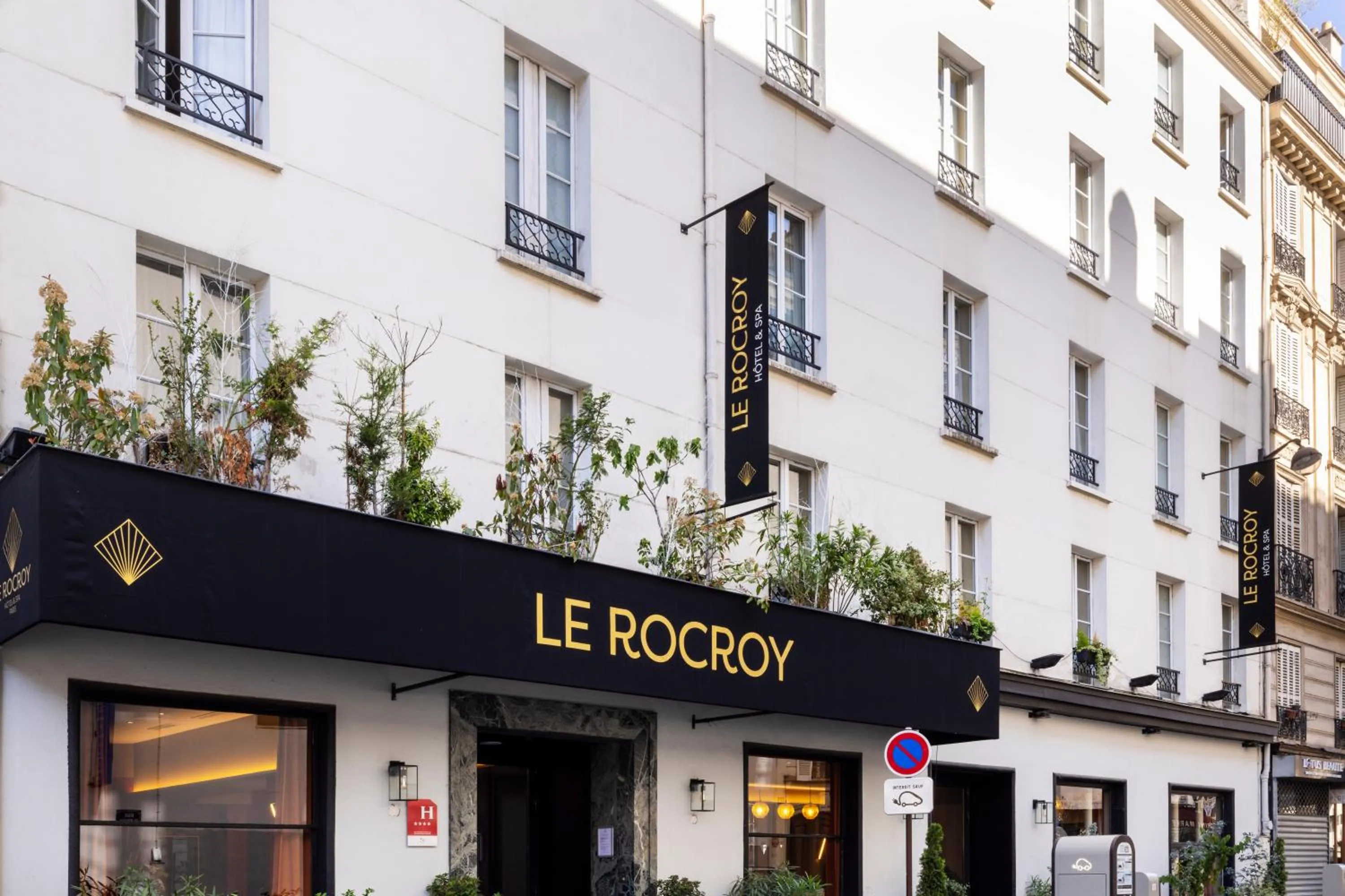 Facade/entrance in Hotel Le Rocroy