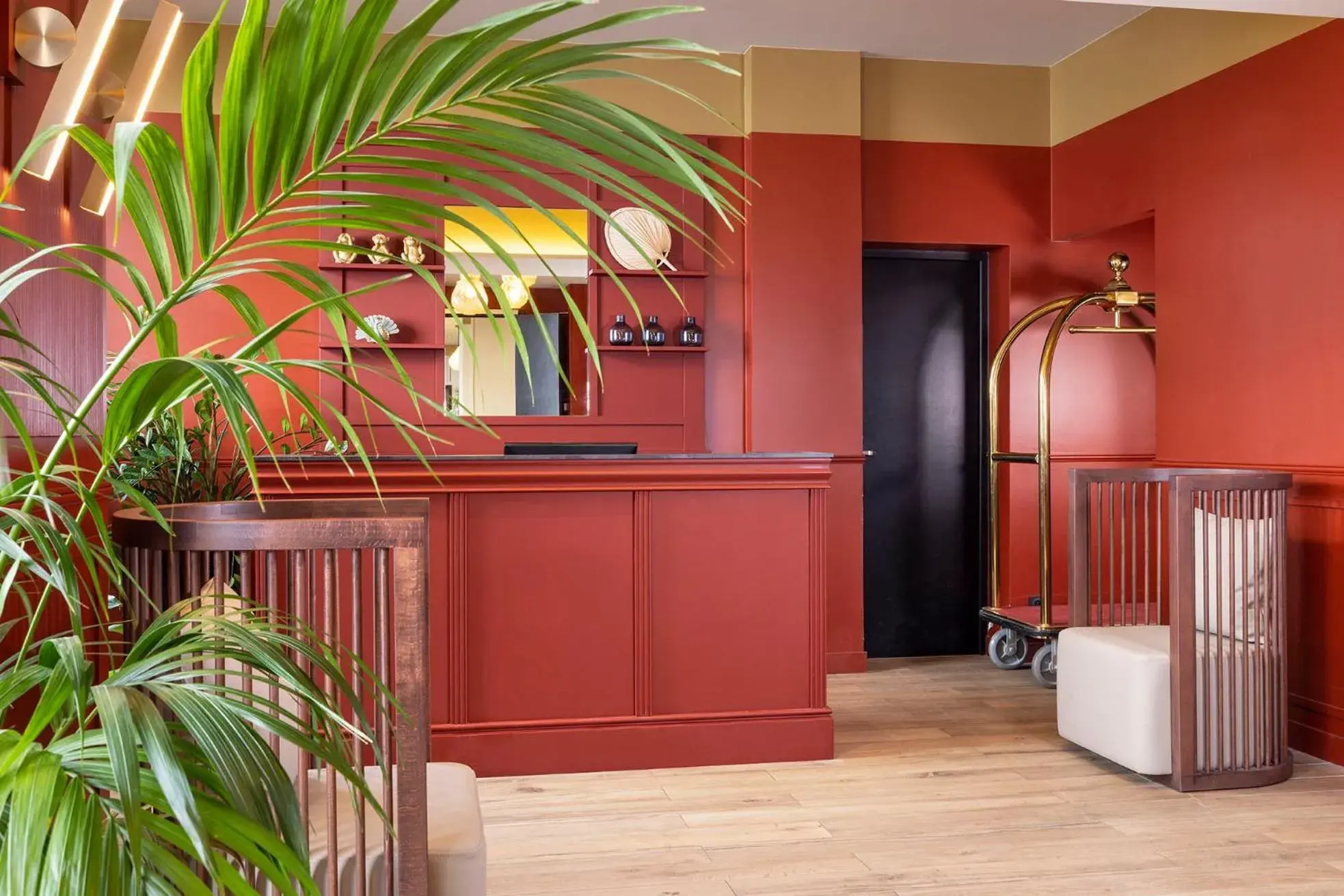 Lobby or reception in Hotel Le Rocroy Lobby or reception in Hotel Le Rocroy