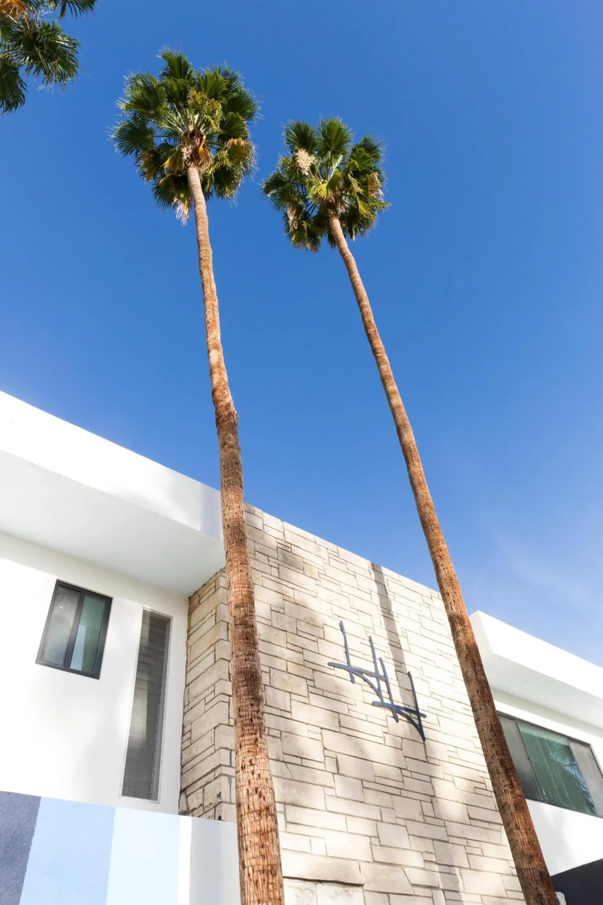 Facade/entrance in Holiday House Palm Springs Facade/entrance in Holiday House Palm Springs