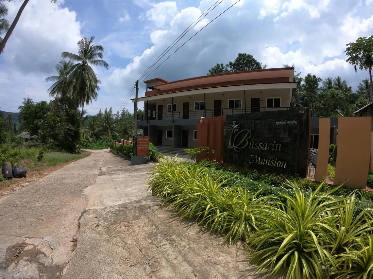 Facade/entrance in Bussarin Mansion Koh Yao Yai