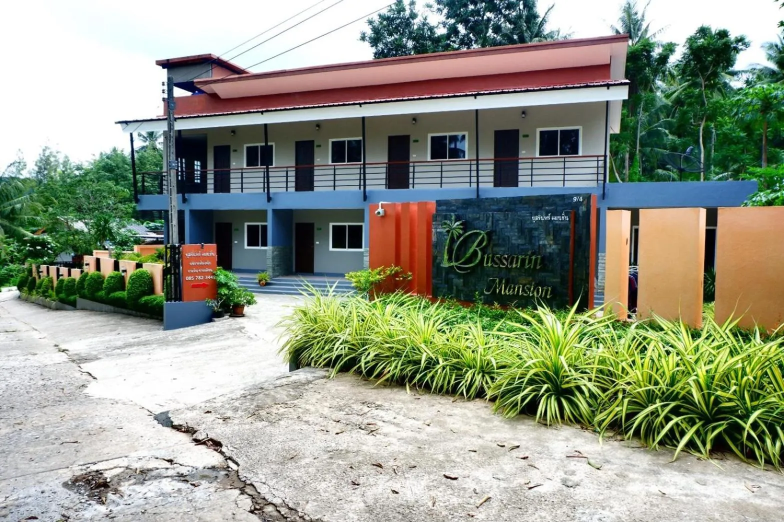 Facade/entrance in Bussarin Mansion Koh Yao Yai