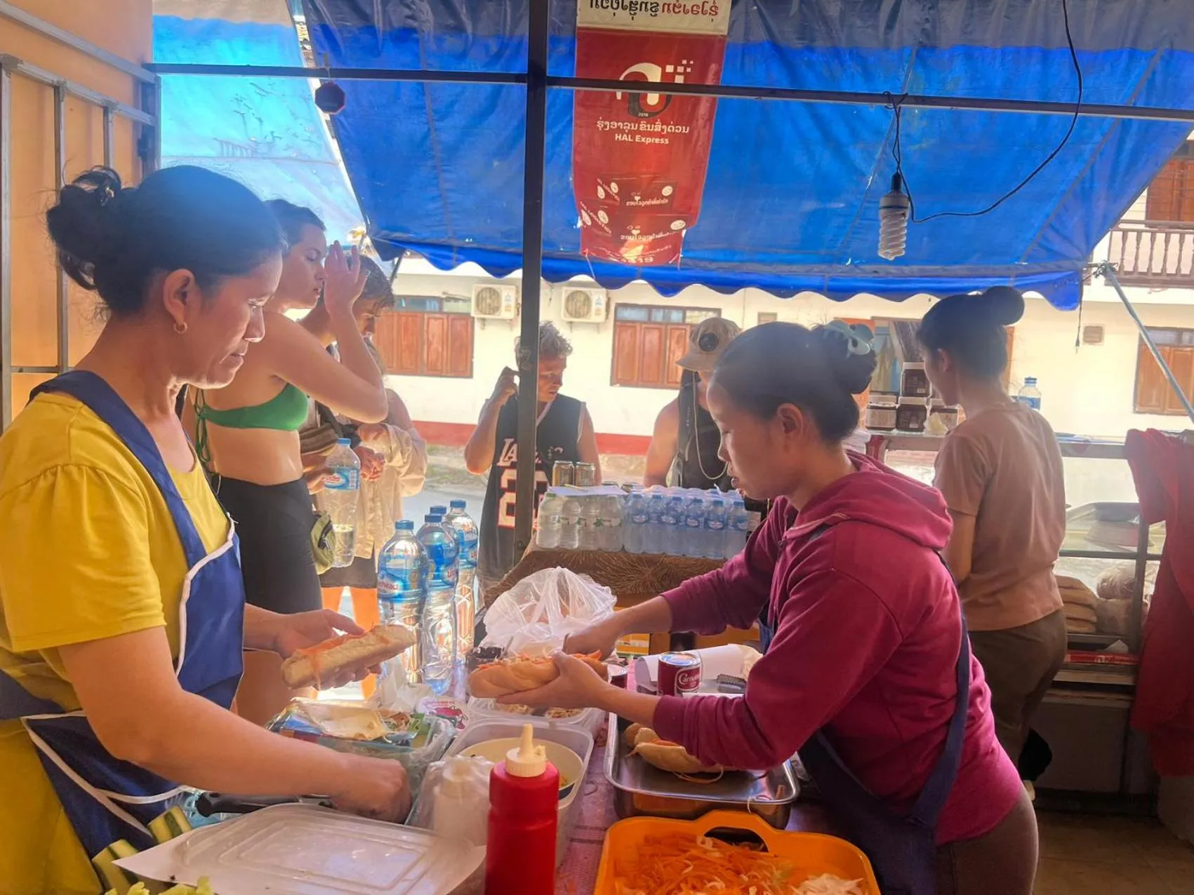 People in Pakbeng Guesthouse
