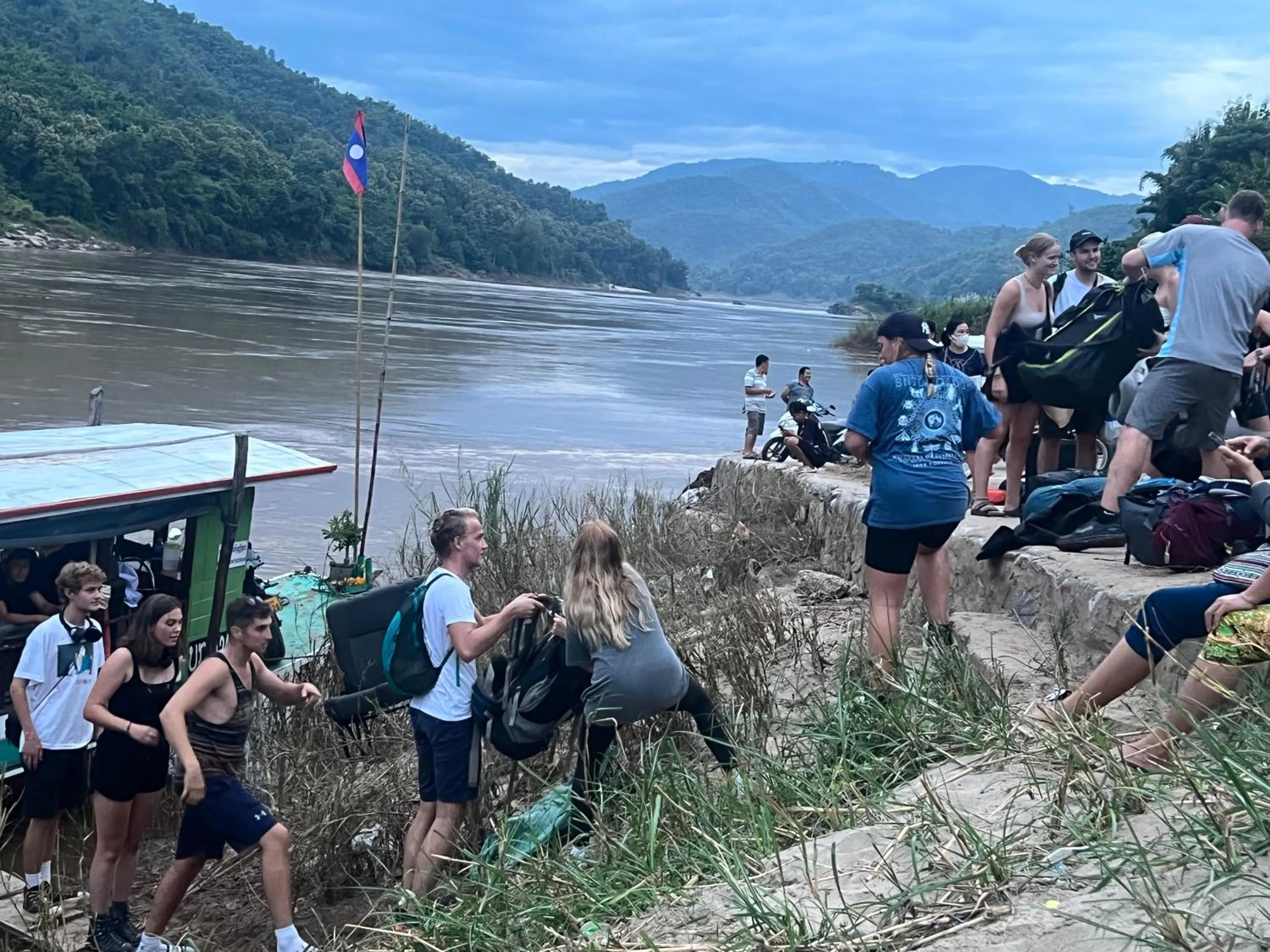 group of guests in Pakbeng Guesthouse