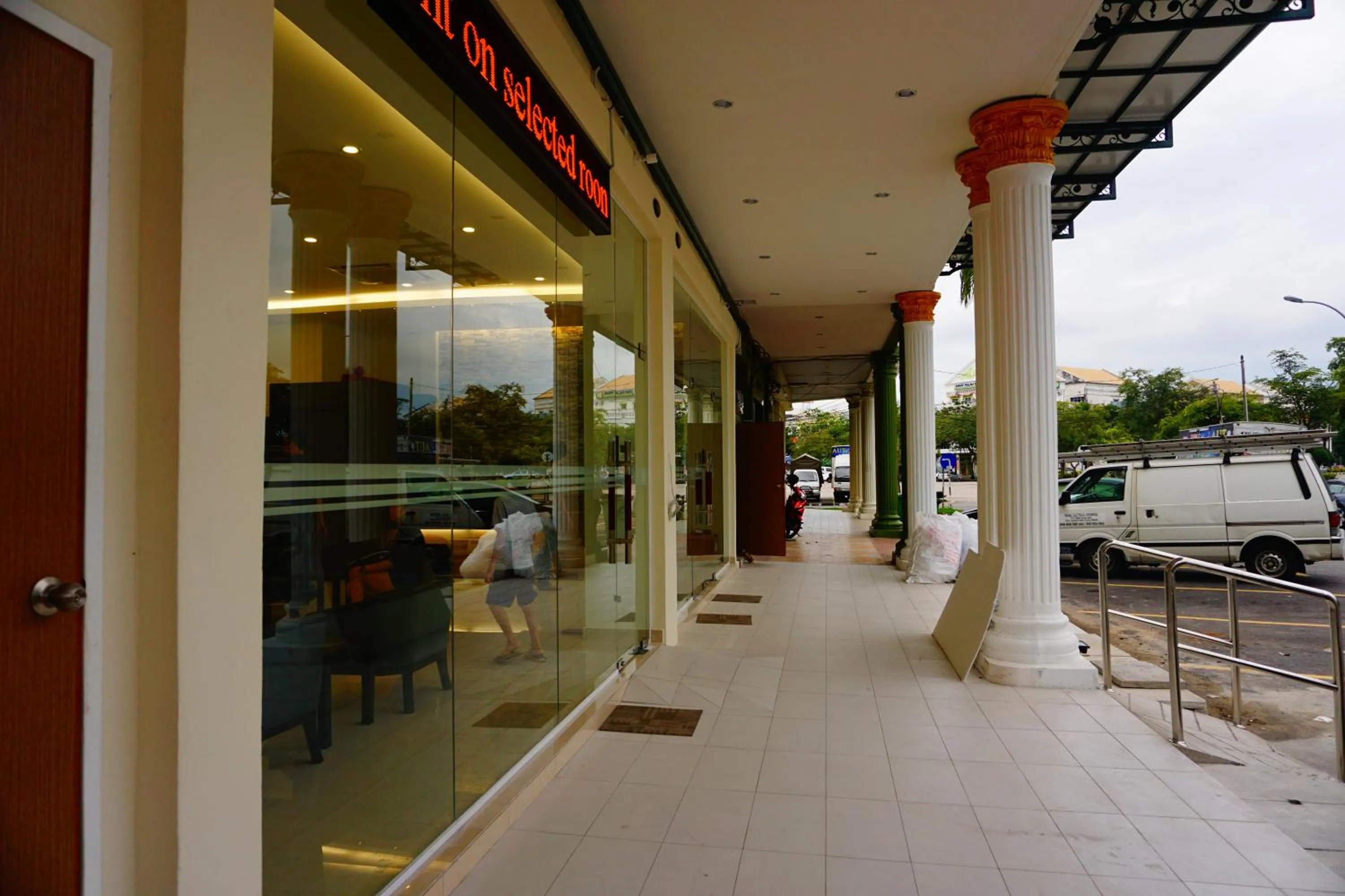 Facade/entrance in Hotel Alpha