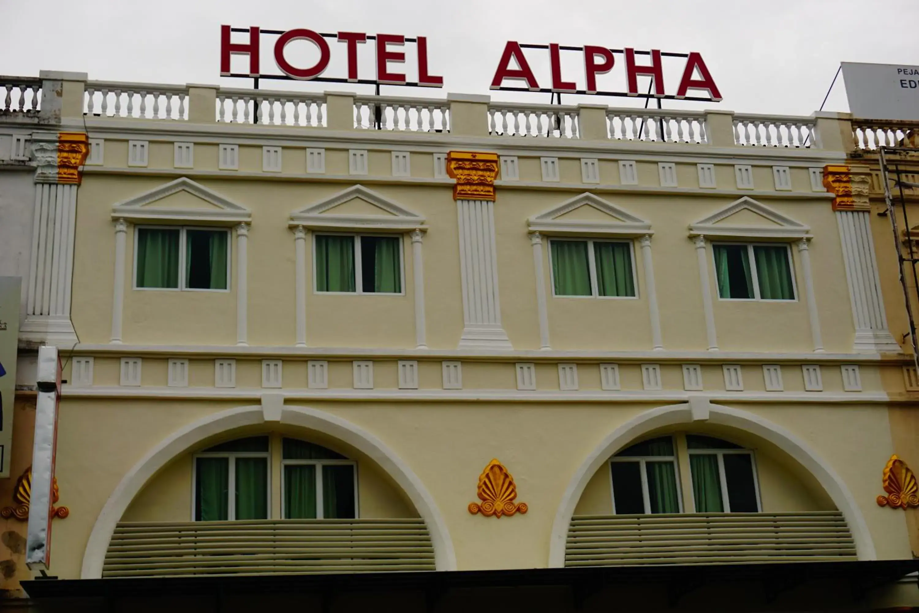 Facade/entrance in Hotel Alpha Facade/entrance in Hotel Alpha