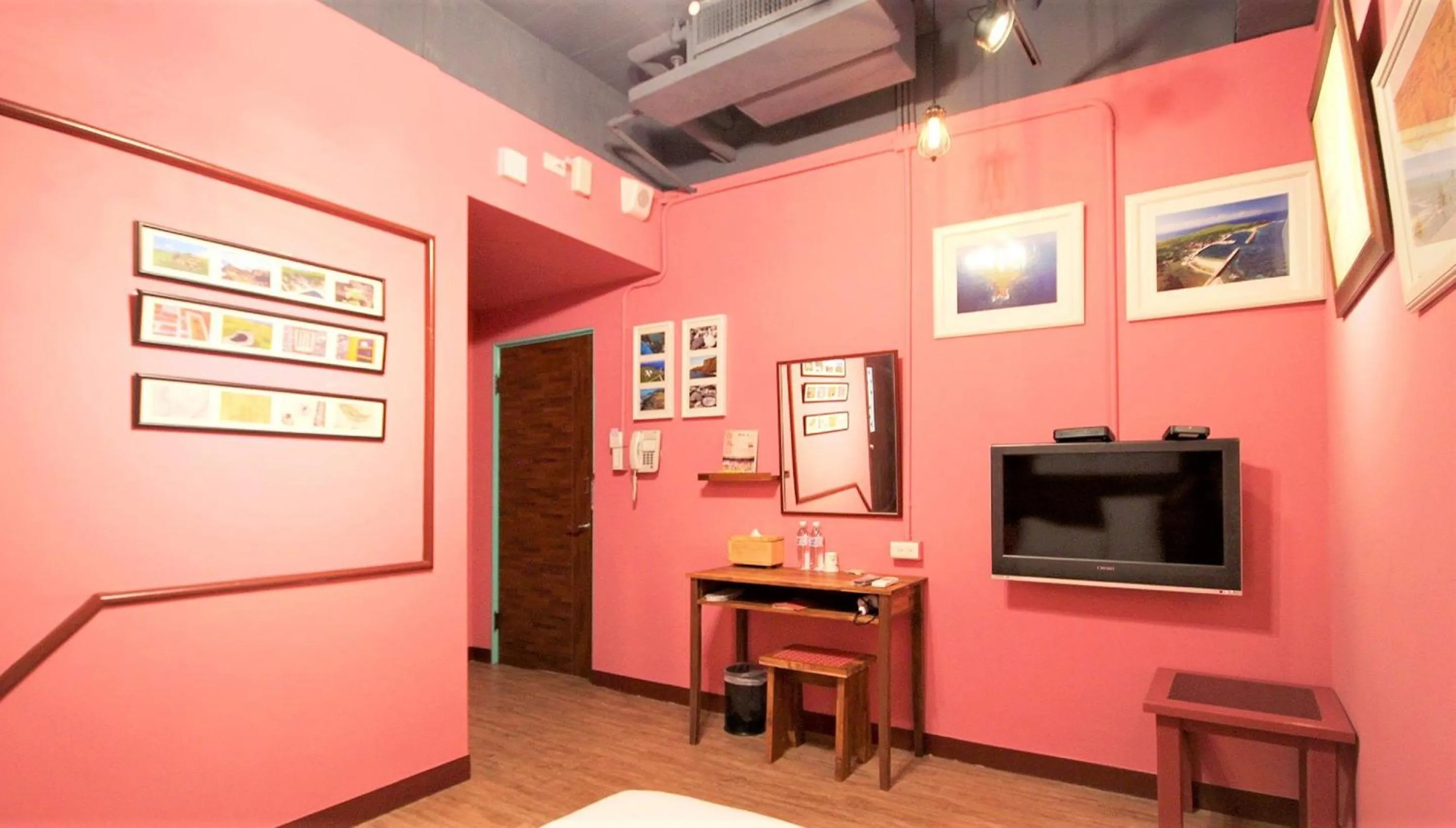 Photo of the whole room in DongNing Atlas Hotel