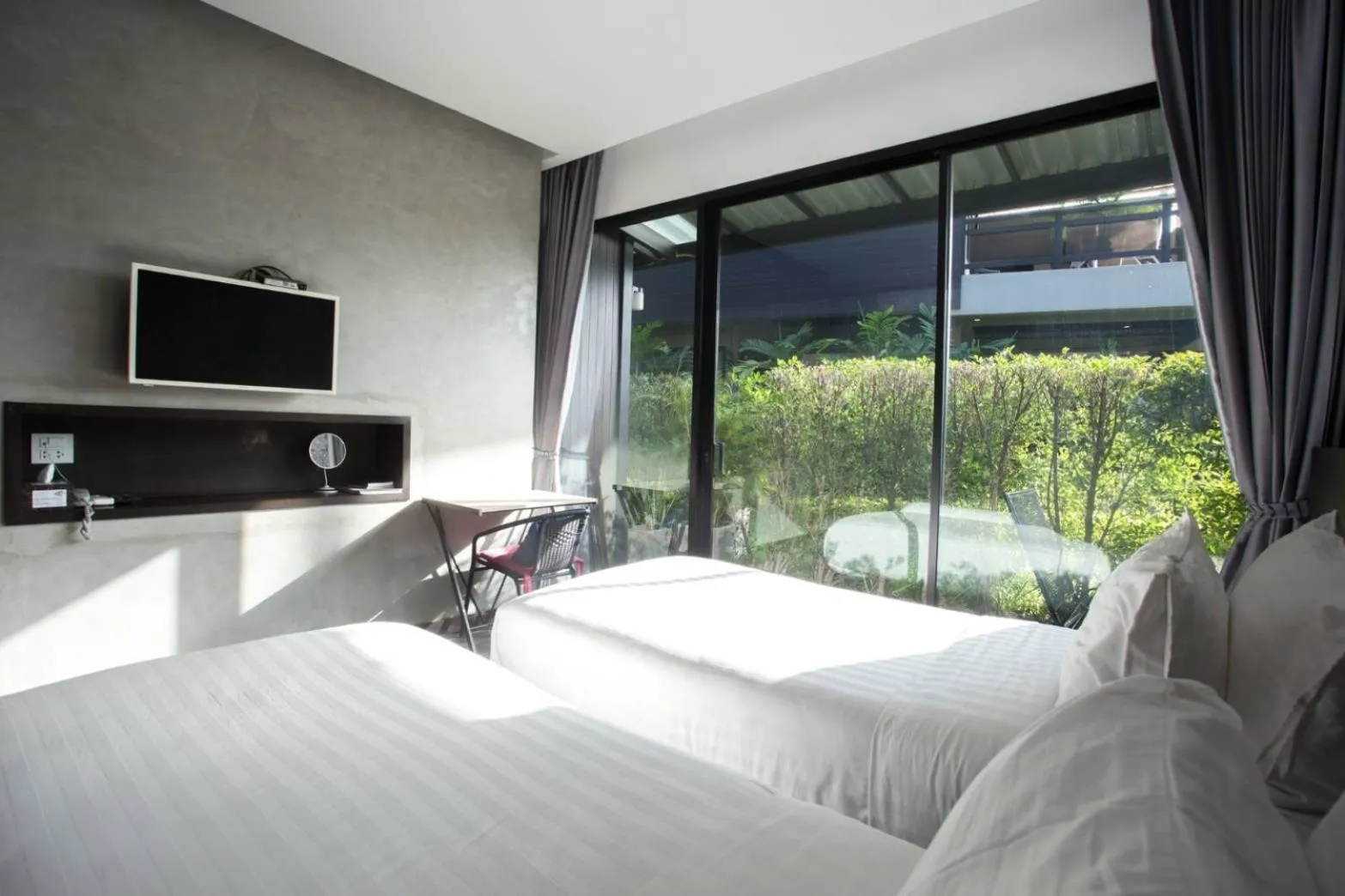 Photo of the whole room, Bed in Anantaya Home