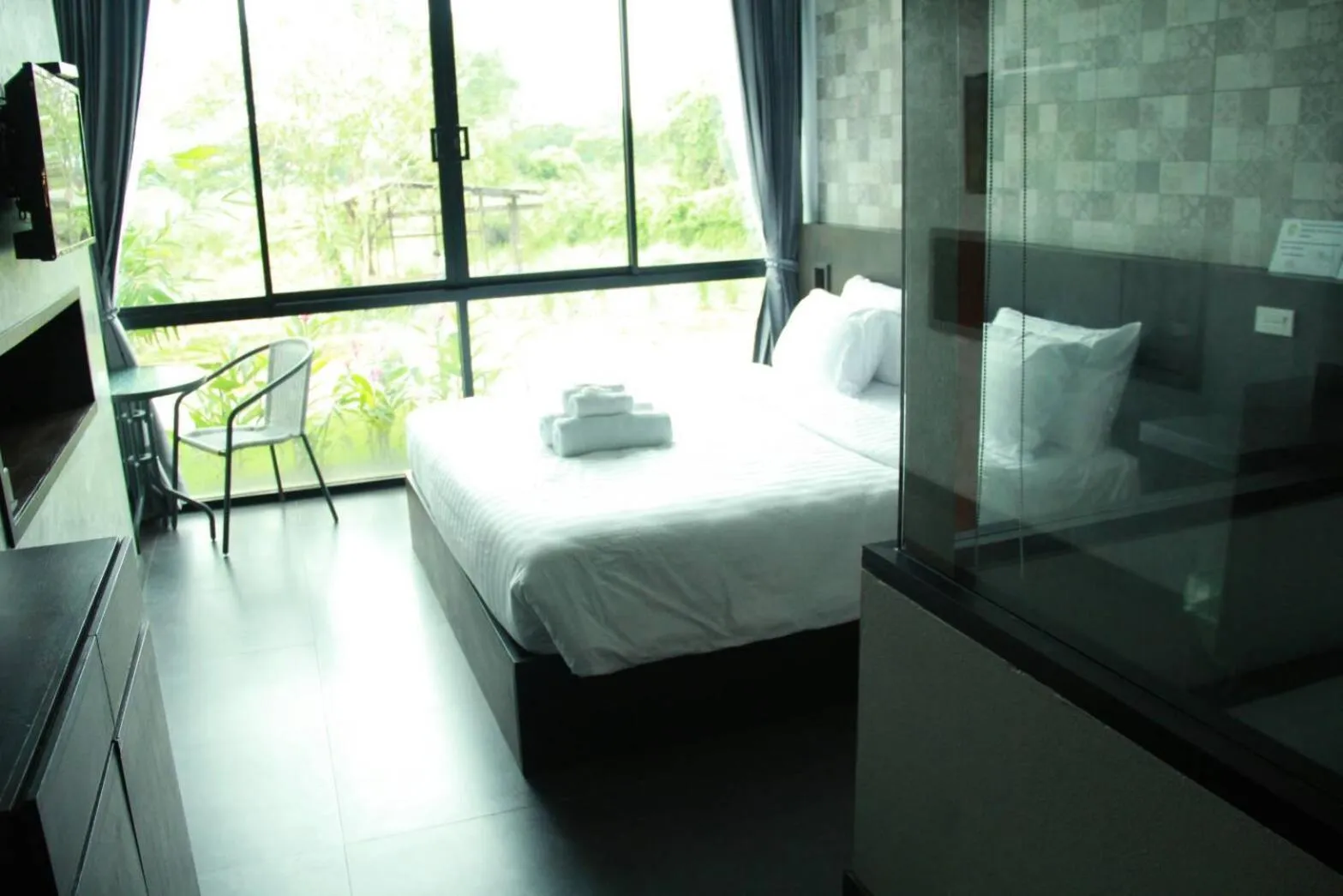Photo of the whole room, Bed in Anantaya Home