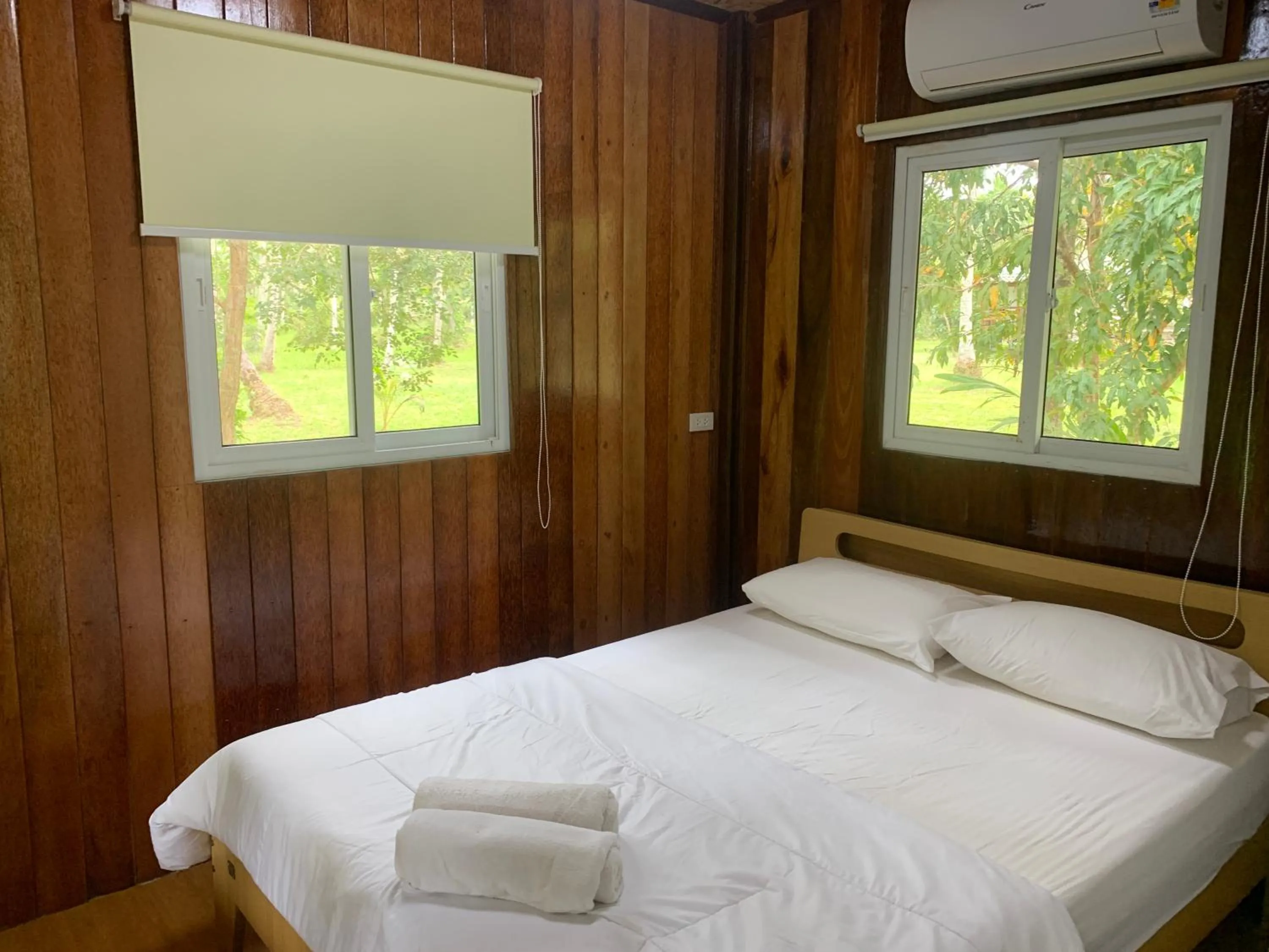 Bed in Baan Phuean Koh Kood