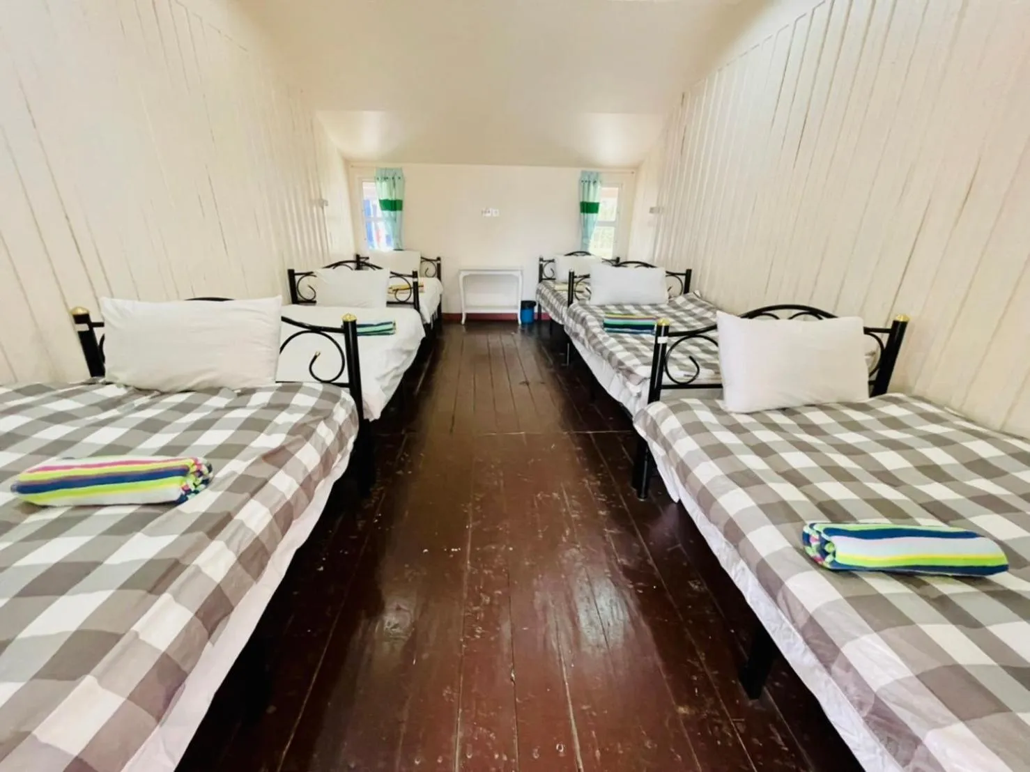 Property building, Bed in Shin Sane Guest House