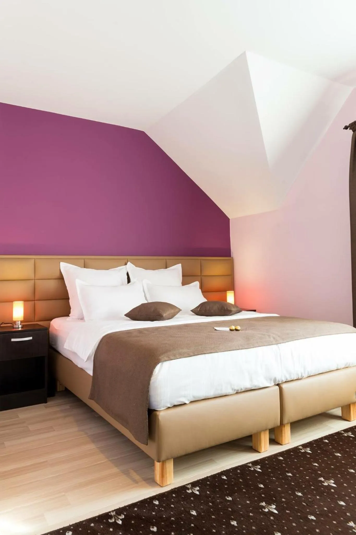 Photo of the whole room, Bed in Pridvorul Haiducilor