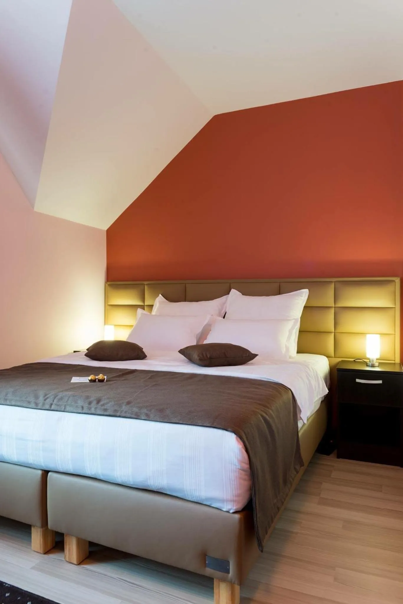 Photo of the whole room, Bed in Pridvorul Haiducilor