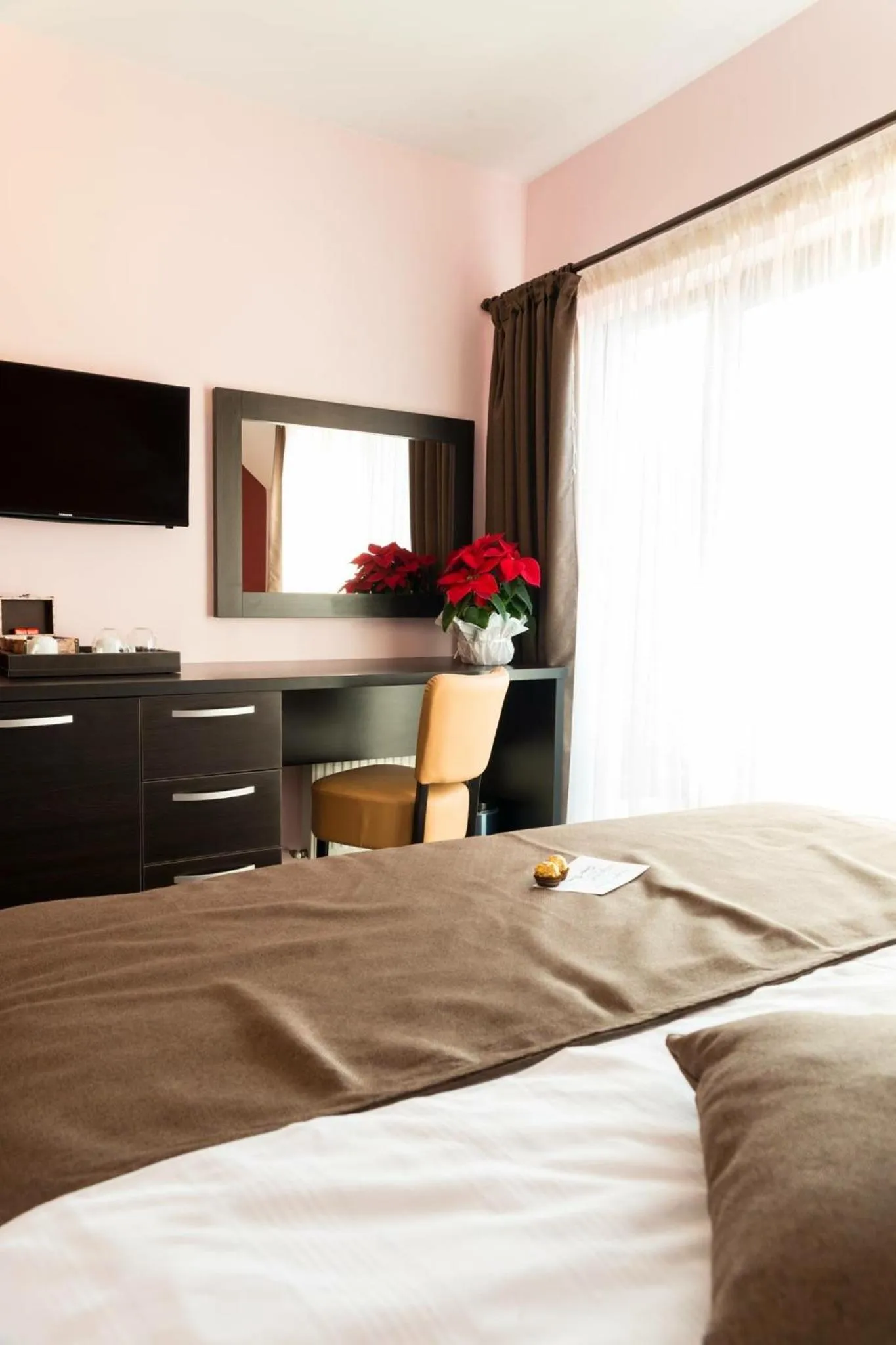 Photo of the whole room, Bed in Pridvorul Haiducilor