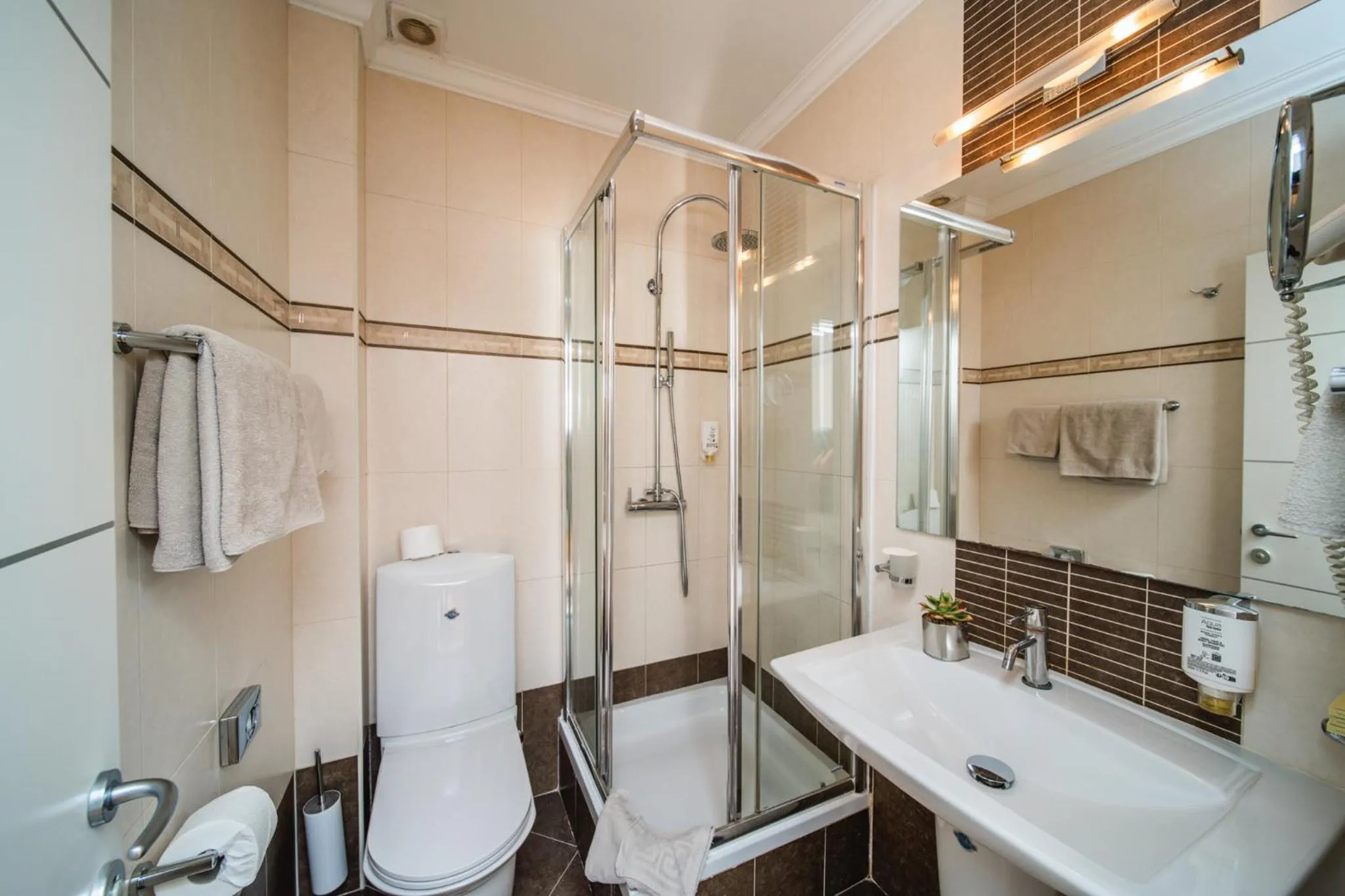 Shower in Pervanovo Apartments with Free Parking