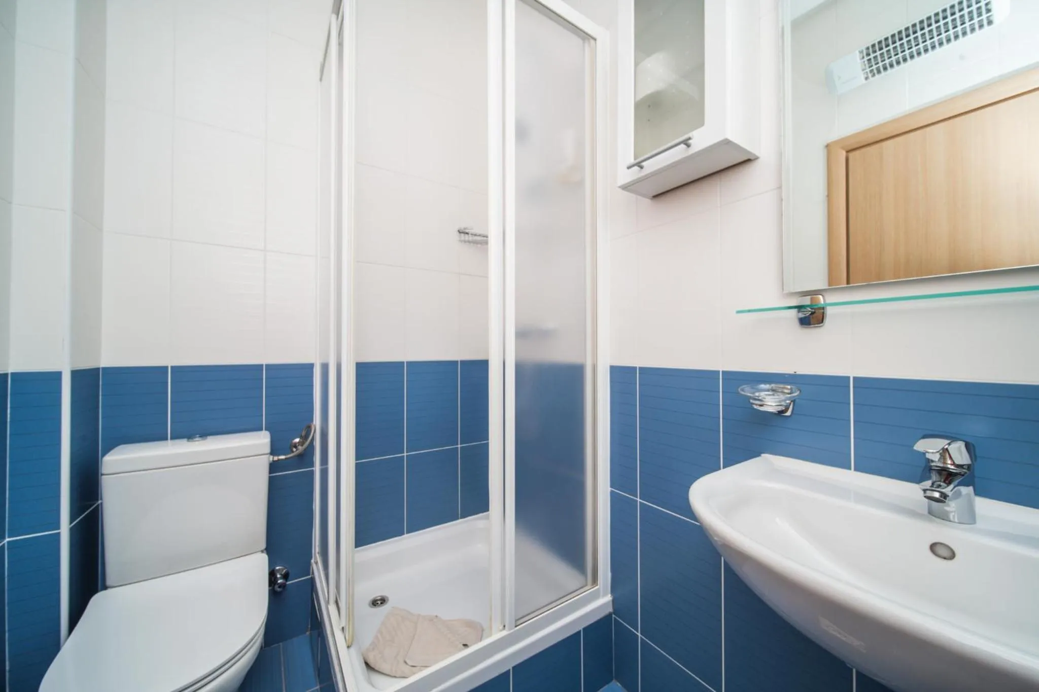 Shower in Pervanovo Apartments with Free Parking