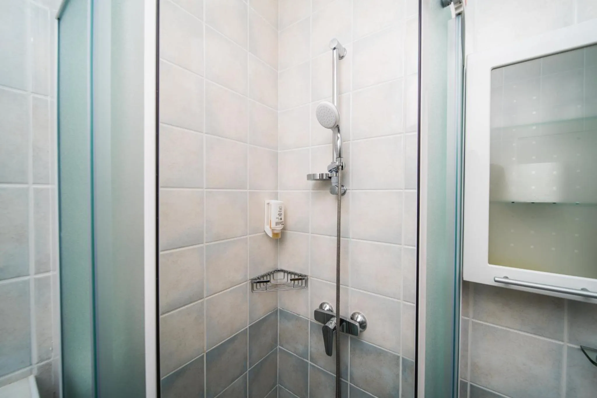 Shower in Pervanovo Apartments with Free Parking