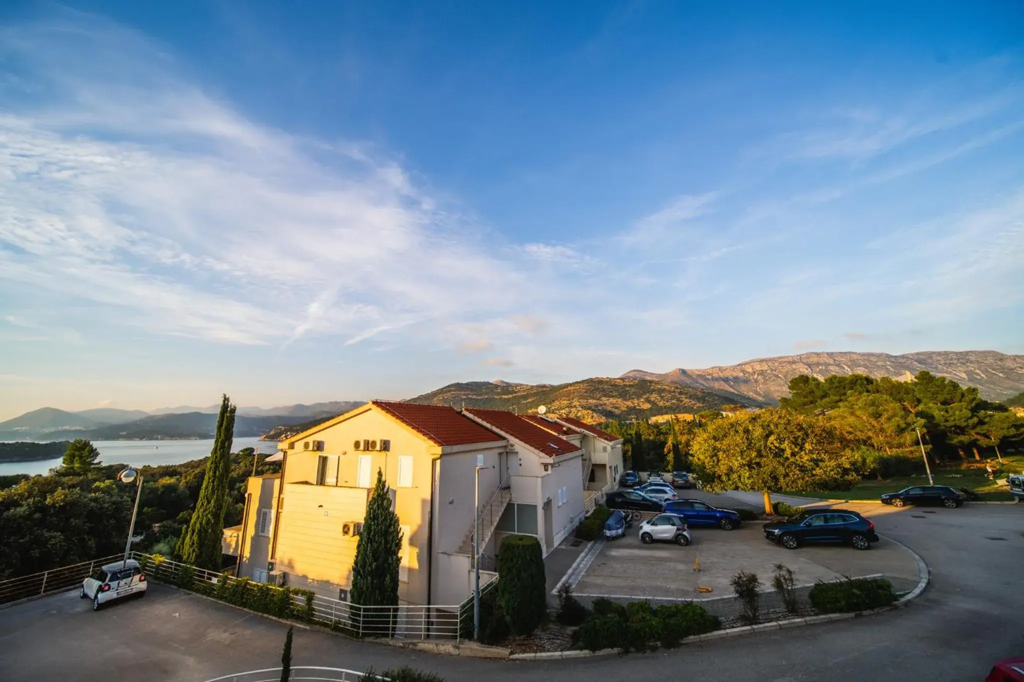 Property building in Pervanovo Apartments with Free Parking Property building in Pervanovo Apartments with Free Parking