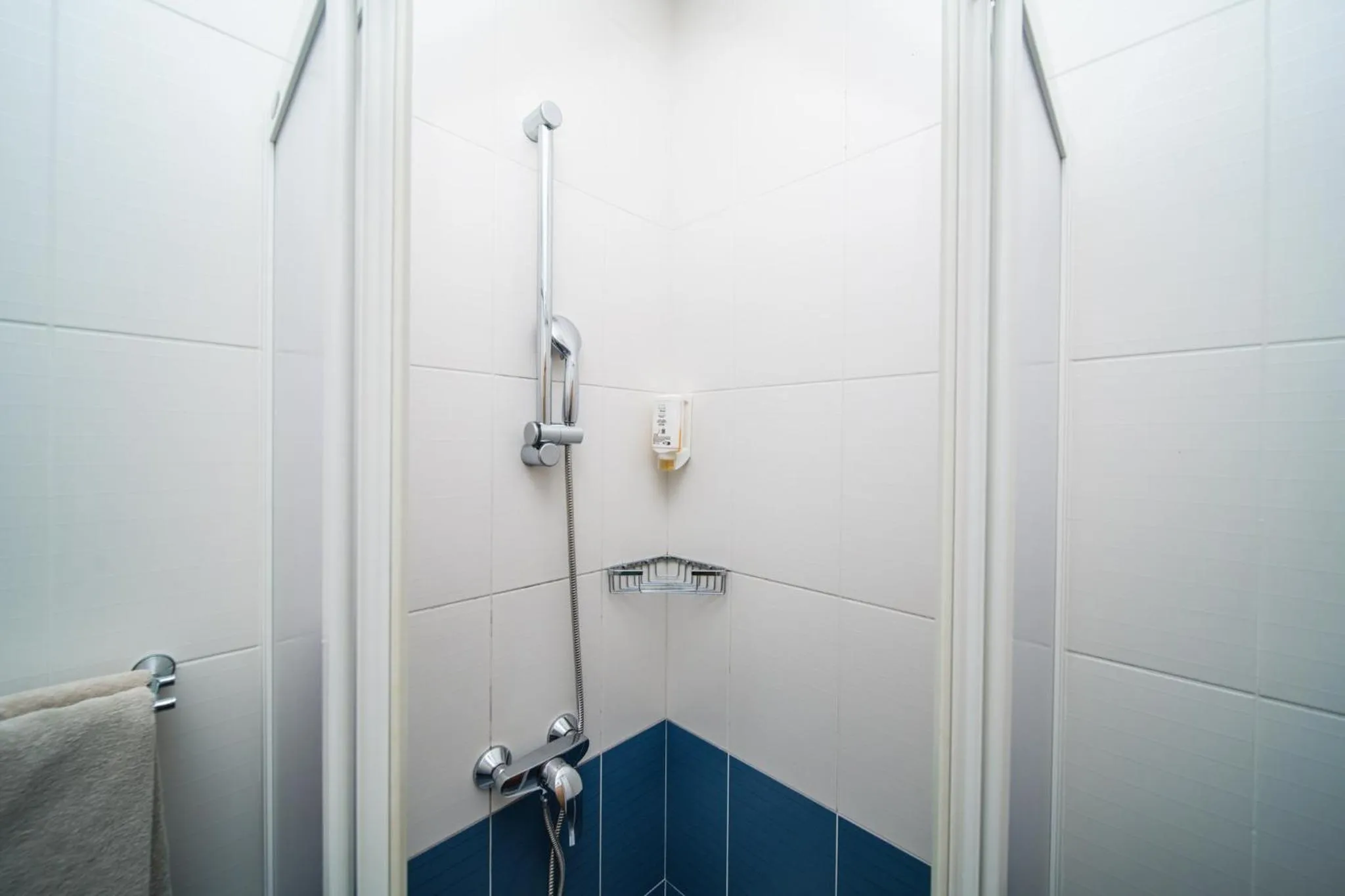 Shower in Pervanovo Apartments with Free Parking
