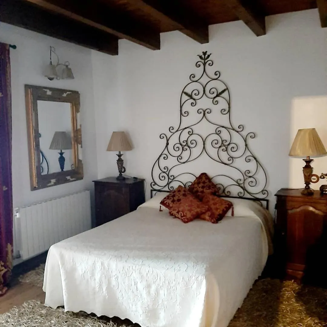 Bed in La Posada Del Canal