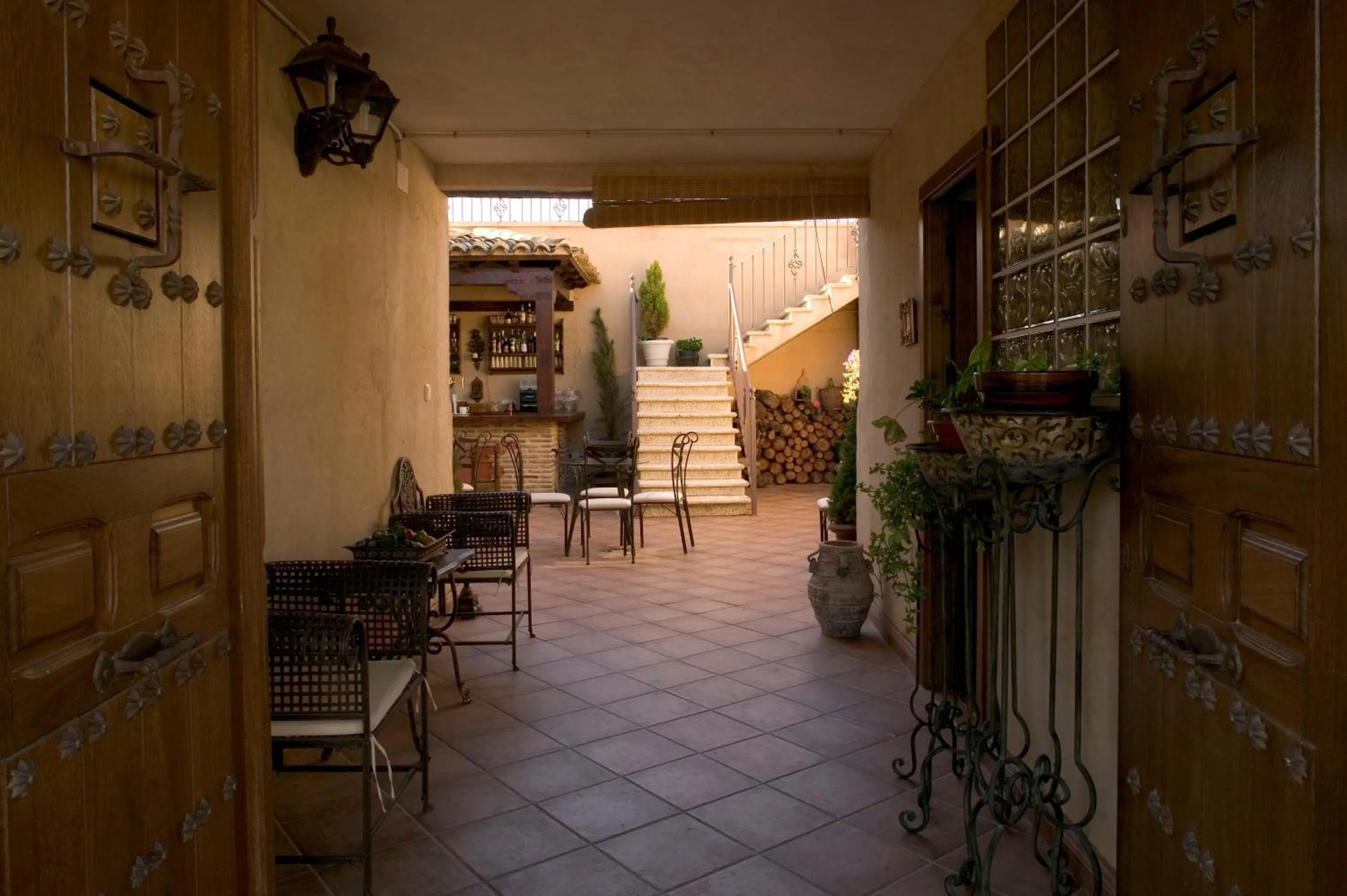 Lounge or bar in La Posada Del Canal