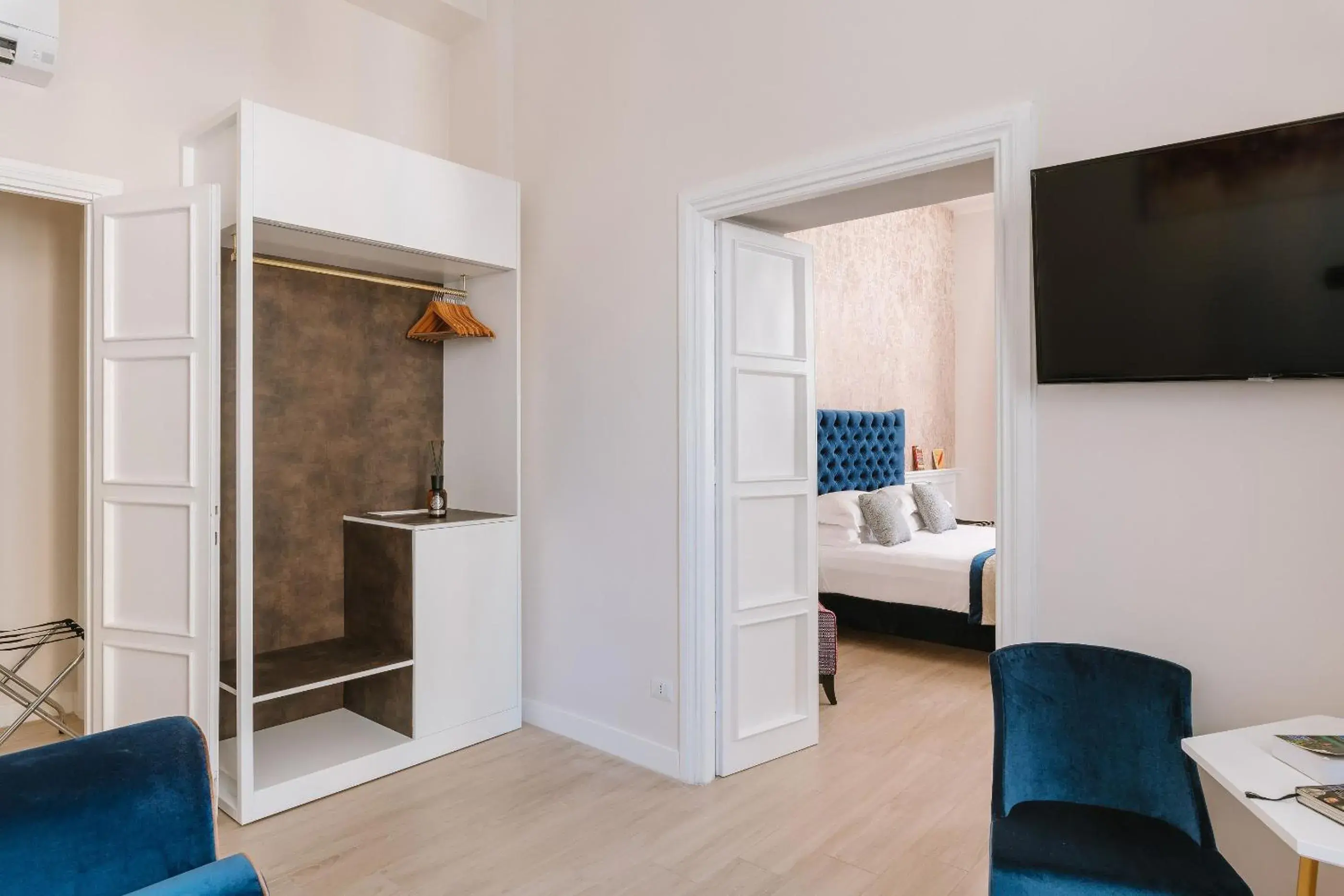 Bed in Rhea Silvia Luxury Navona Bed in Rhea Silvia Luxury Navona